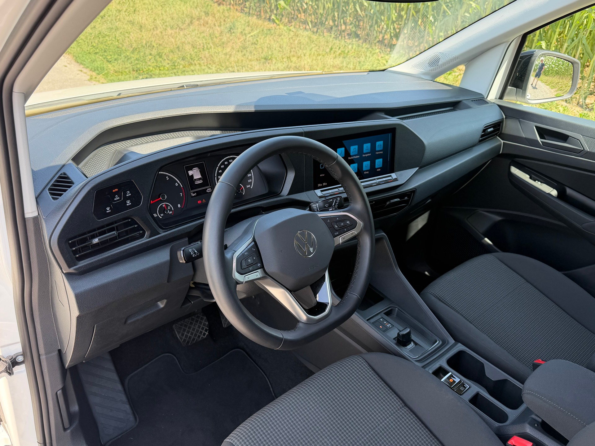 VW 1.5 TSI Liberty DSG Maxi von Waldspurger AG 8-fach bereift Fahrzeug wurde nicht bei der IV angemeldet-image-4
