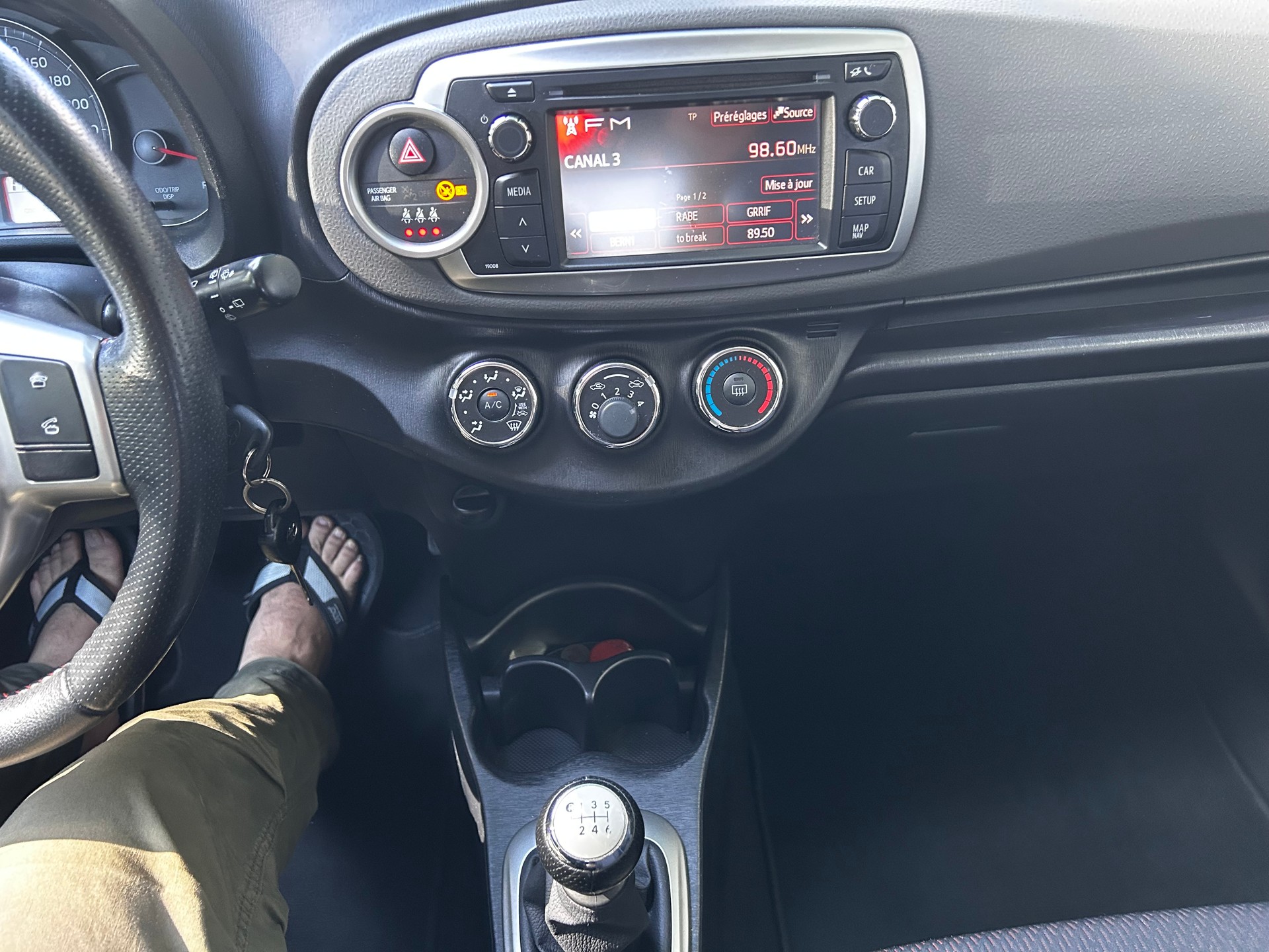 TOYOTA Yaris 1.33 Luna Multidrive-image-10