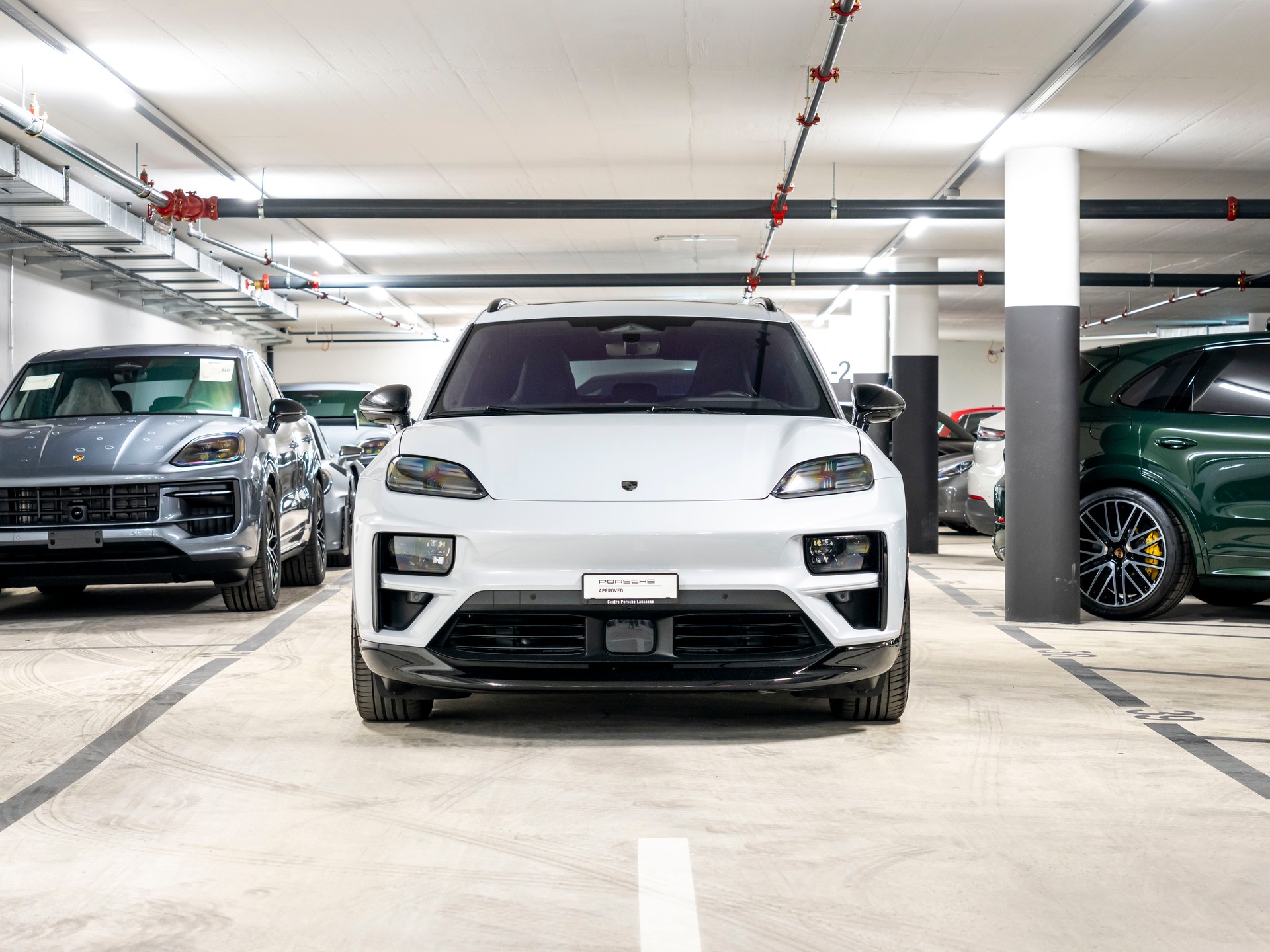 PORSCHE Macan Turbo 100kWh-image-3
