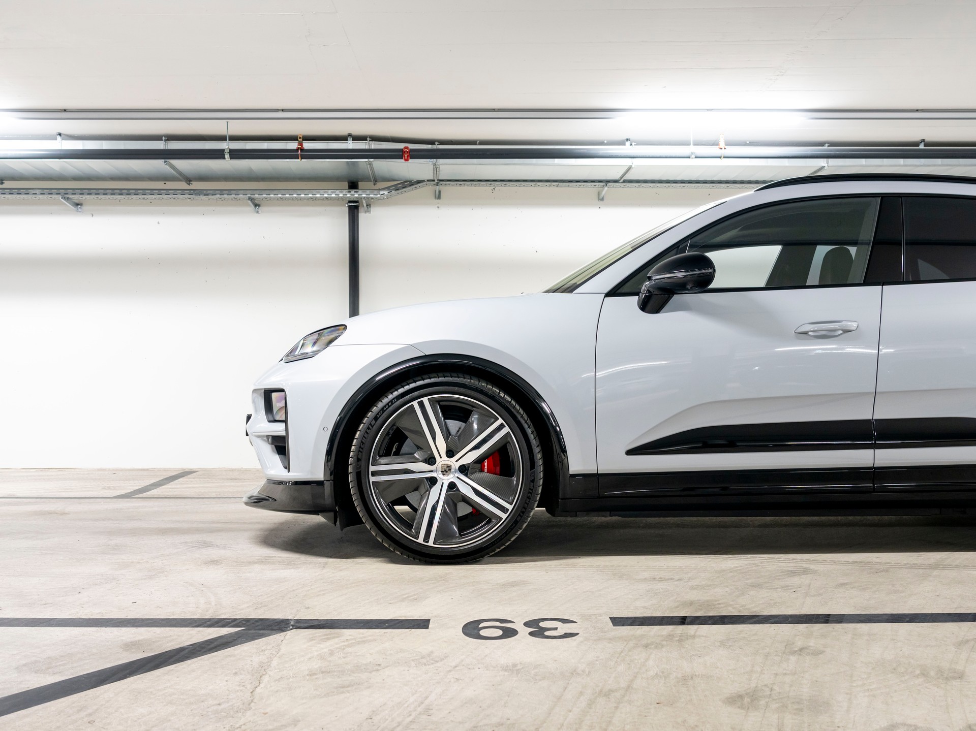 PORSCHE Macan Turbo 100kWh-image-7
