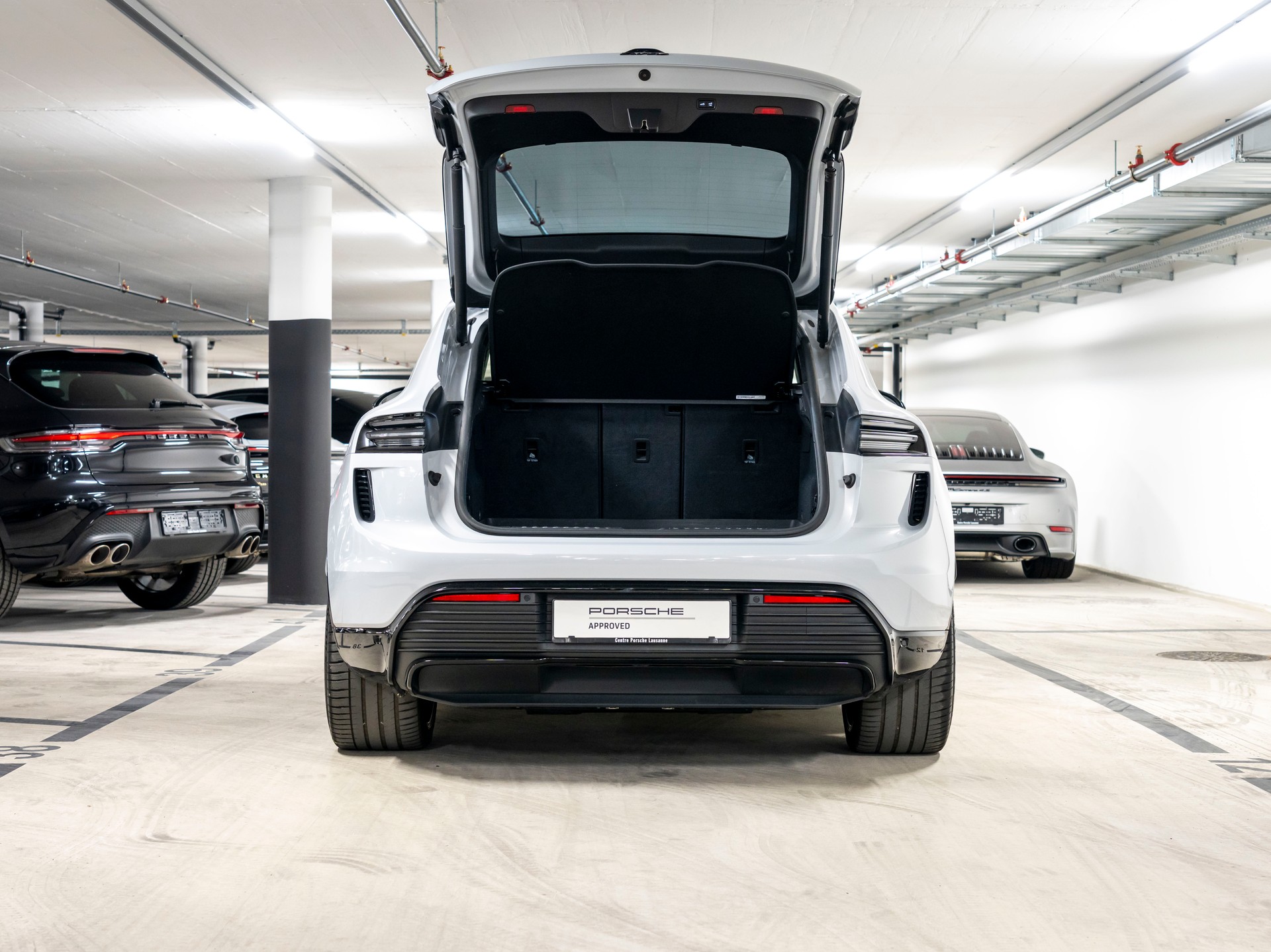 PORSCHE Macan Turbo 100kWh-image-5
