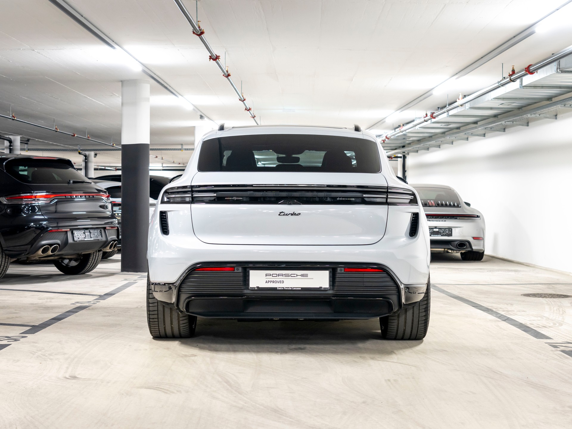 PORSCHE Macan Turbo 100kWh-image-4