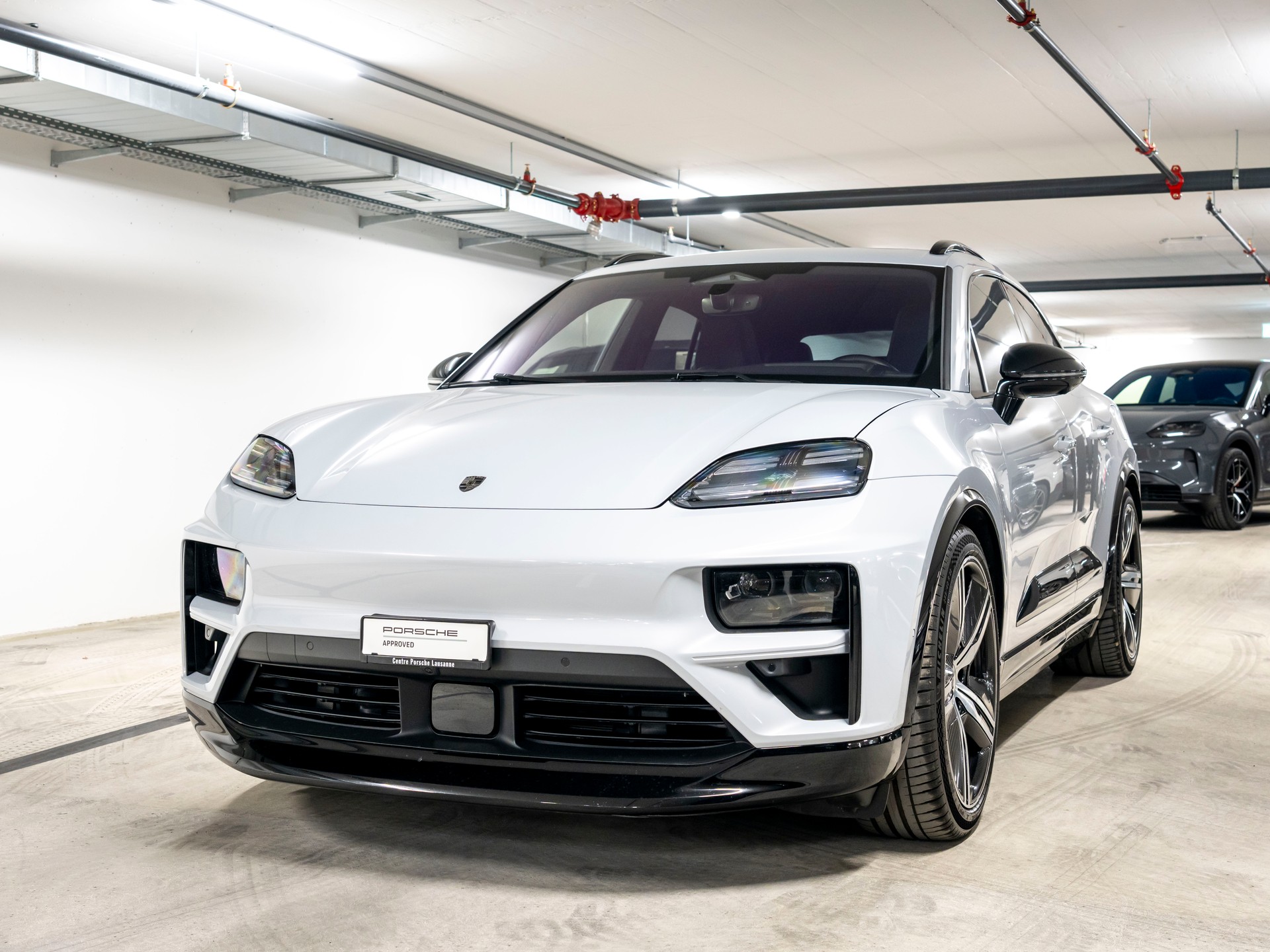 PORSCHE Macan Turbo 100kWh-image-0