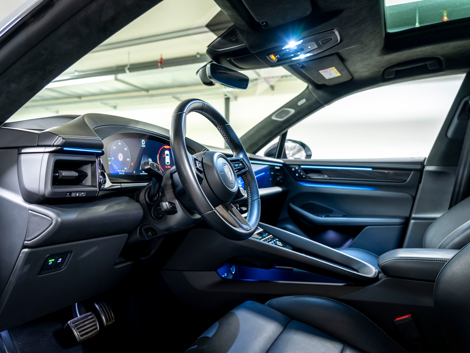PORSCHE Macan Turbo 100kWh-image-14