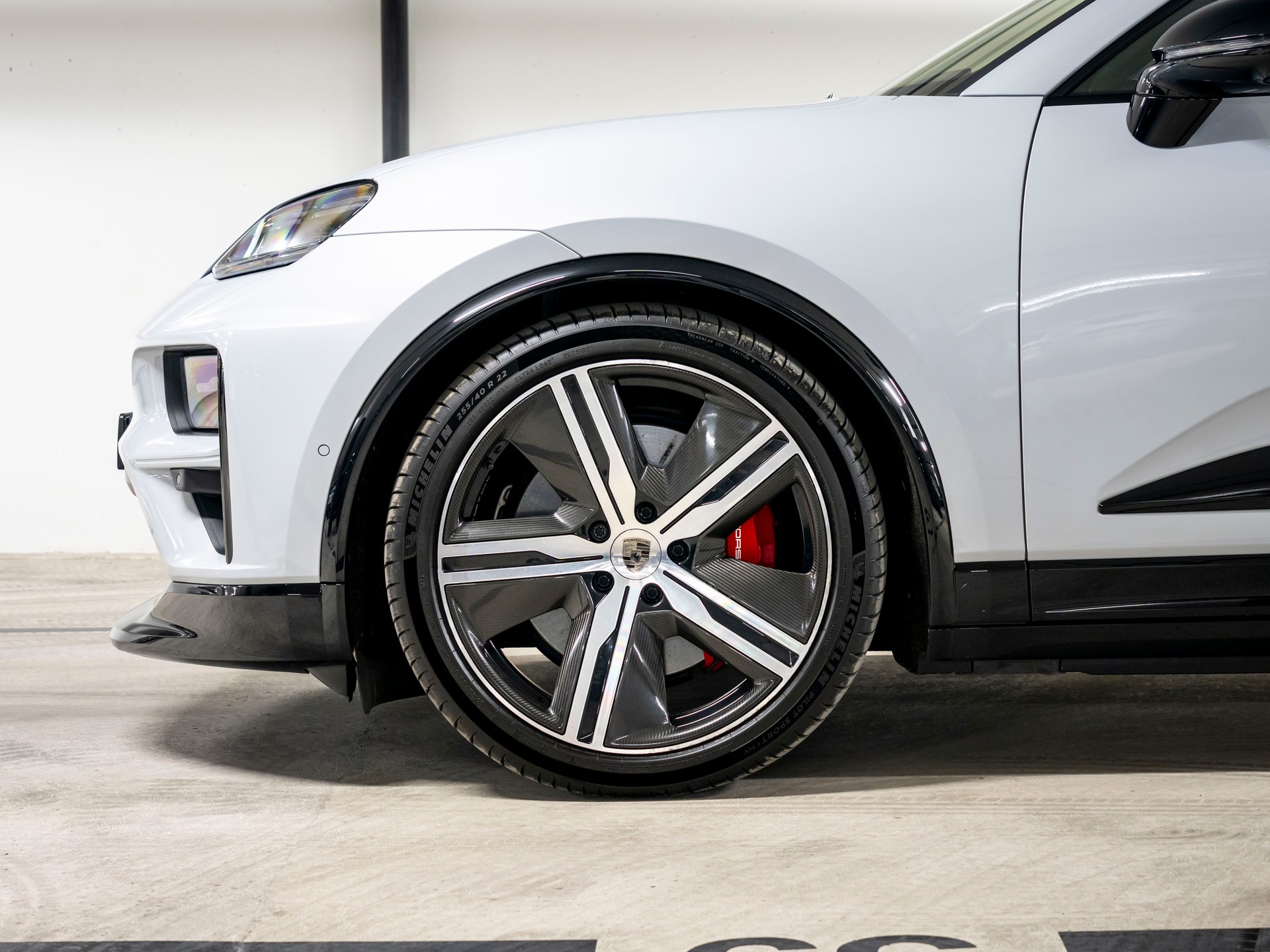 PORSCHE Macan Turbo 100kWh-image-9
