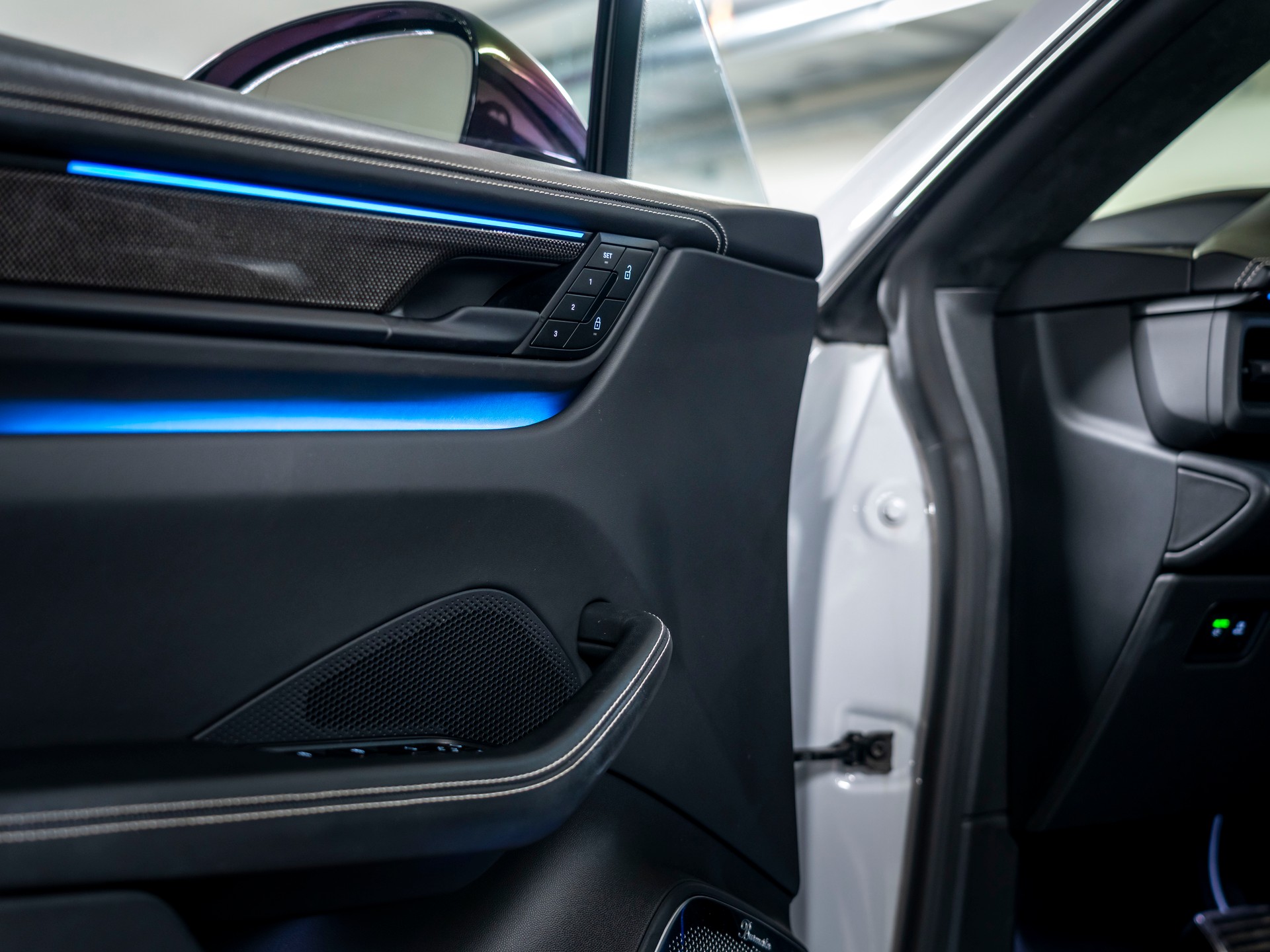 PORSCHE Macan Turbo 100kWh-image-18