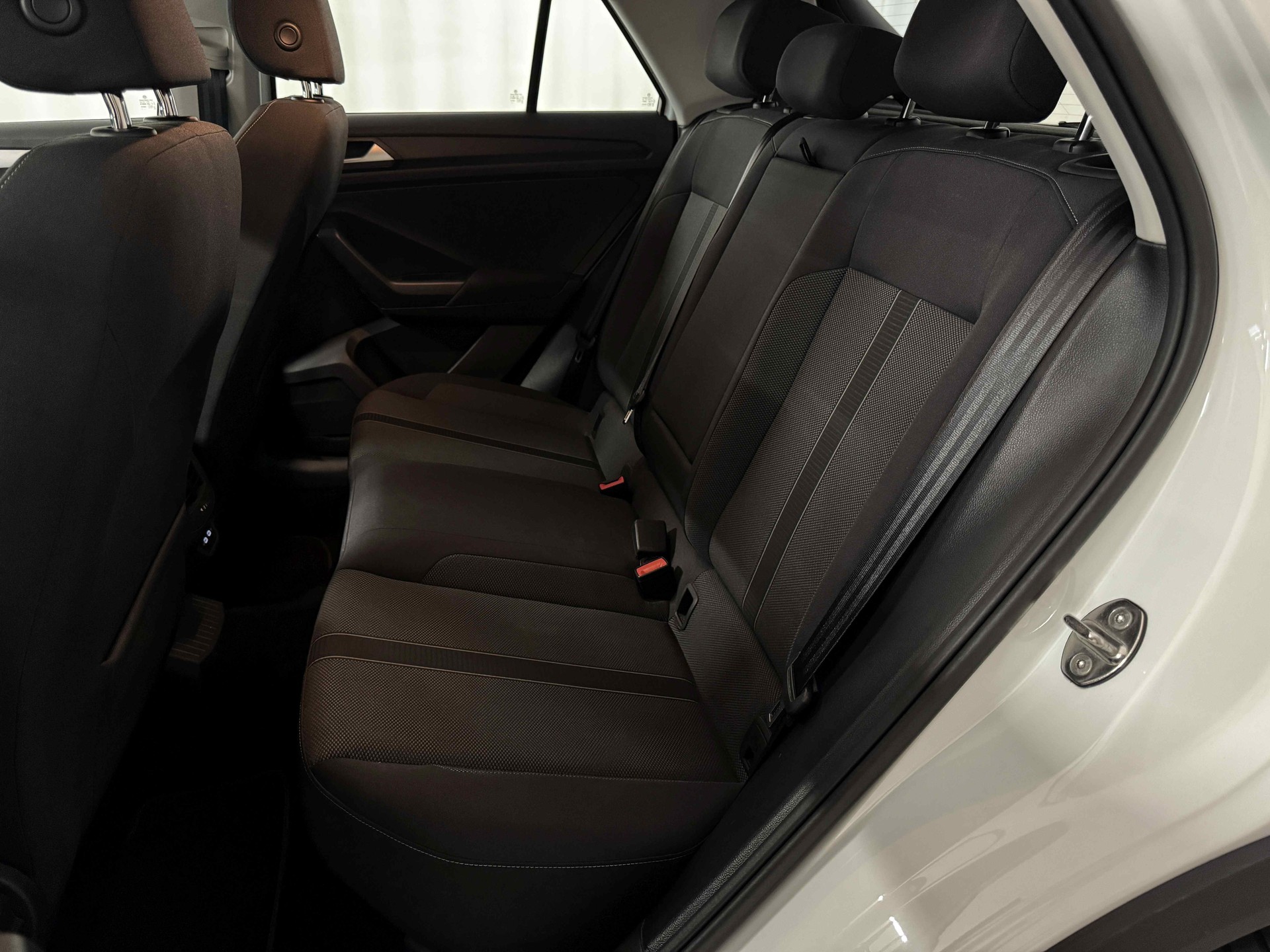 VW T-Roc 1.5 TSI EVO Life DSG-image-13