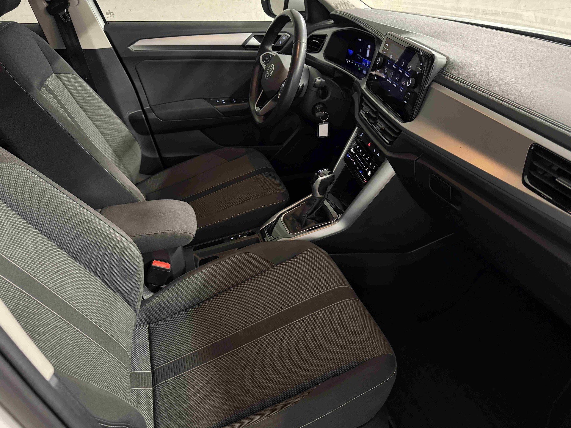 VW T-Roc 1.5 TSI EVO Life DSG-image-12