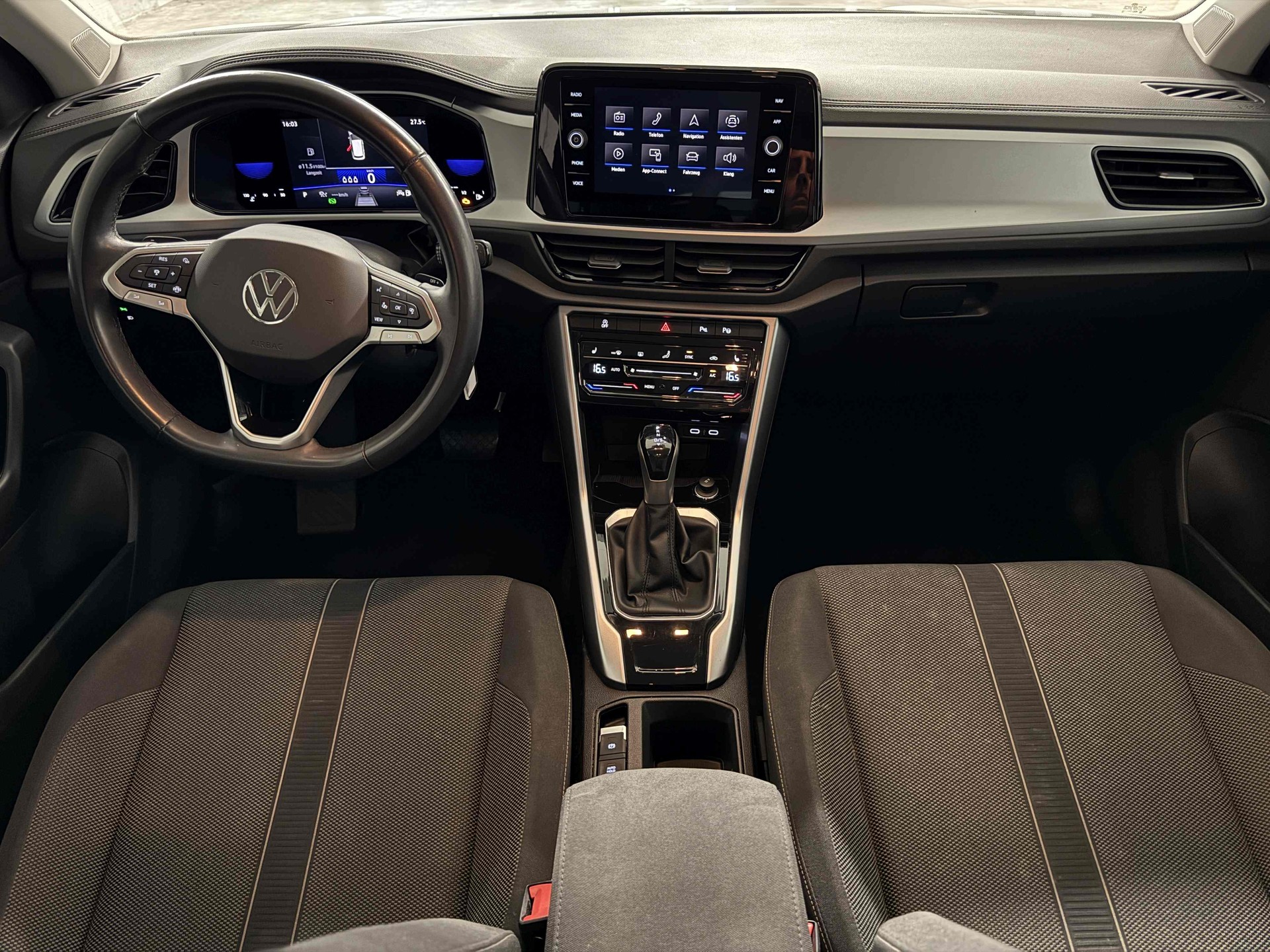VW T-Roc 1.5 TSI EVO Life DSG-image-8