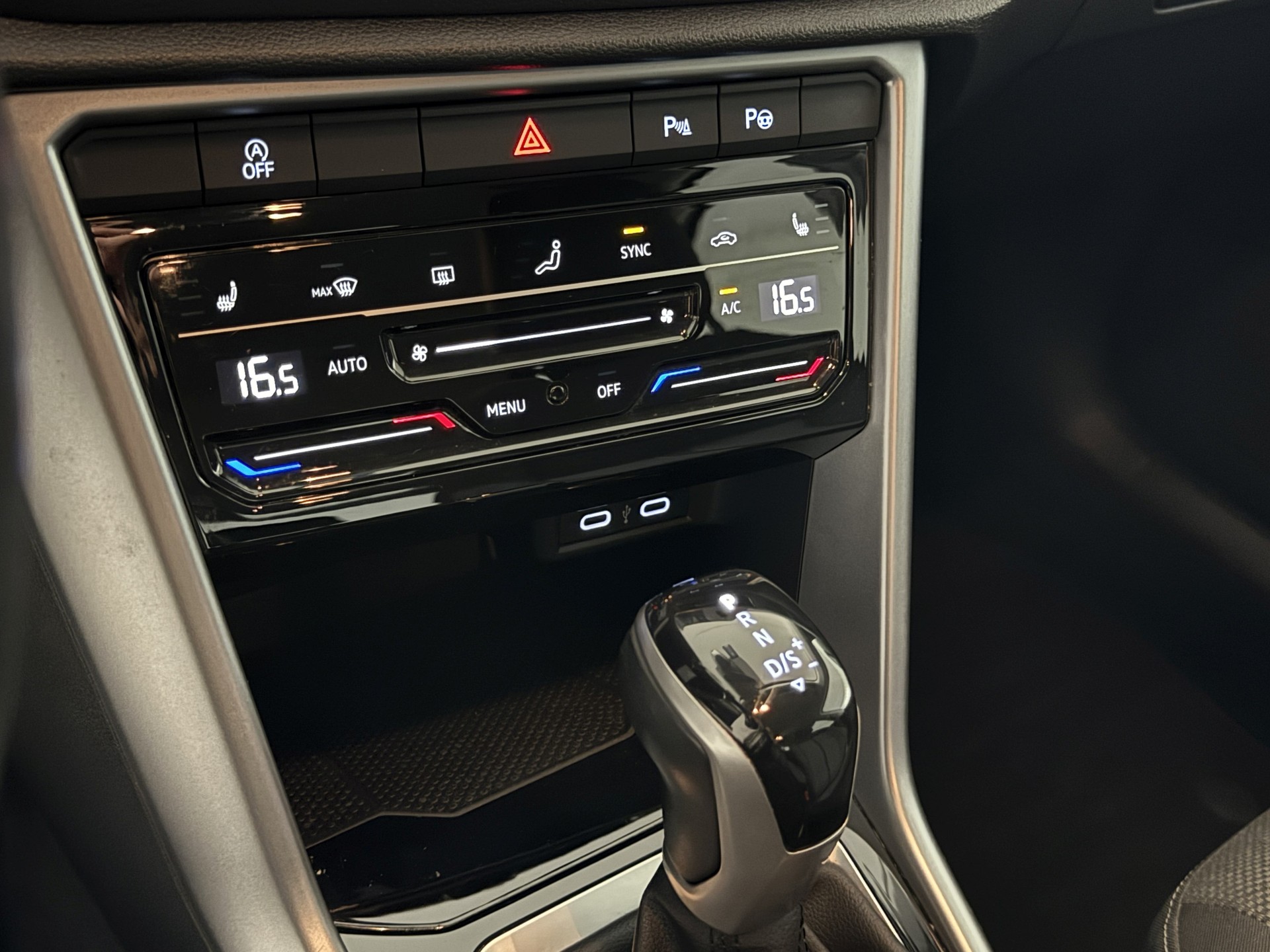 VW T-Roc 1.5 TSI EVO Life DSG-image-11