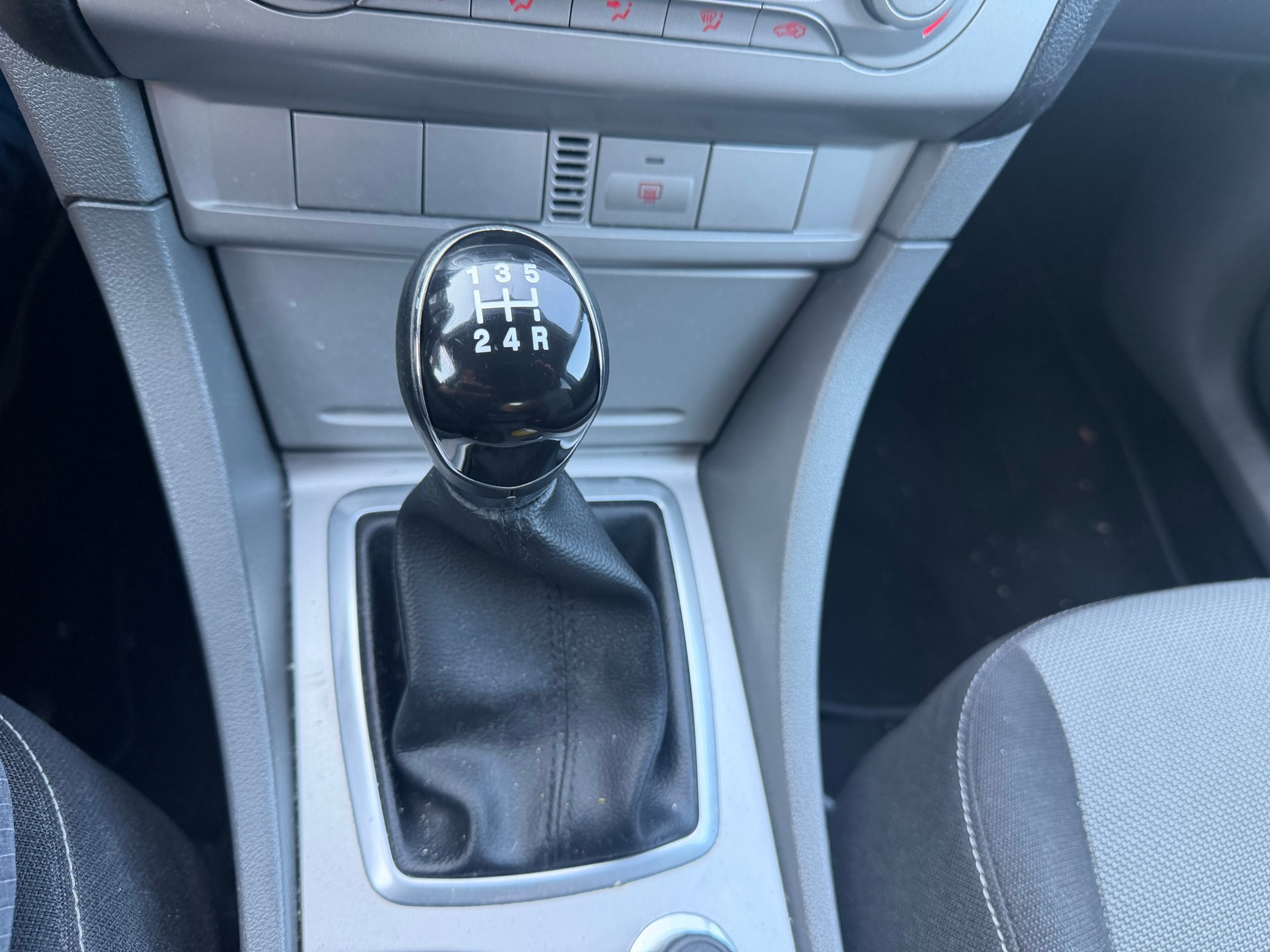 FORD Focus 1.6i VCT Carving-image-7