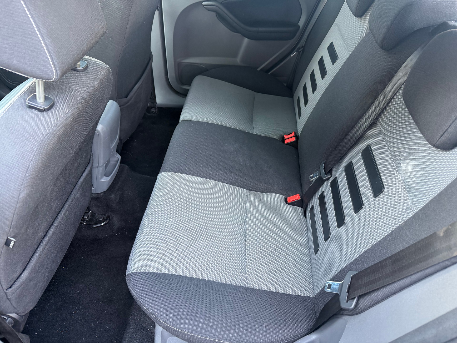 FORD Focus 1.6i VCT Carving-image-9
