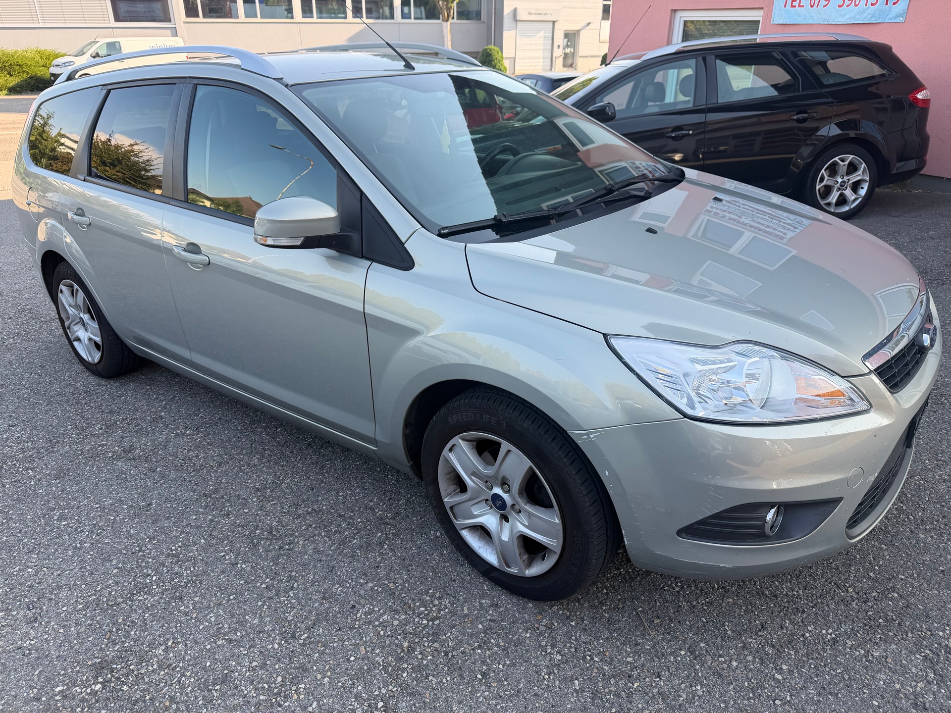 FORD Focus 1.6i VCT Carving-image-1