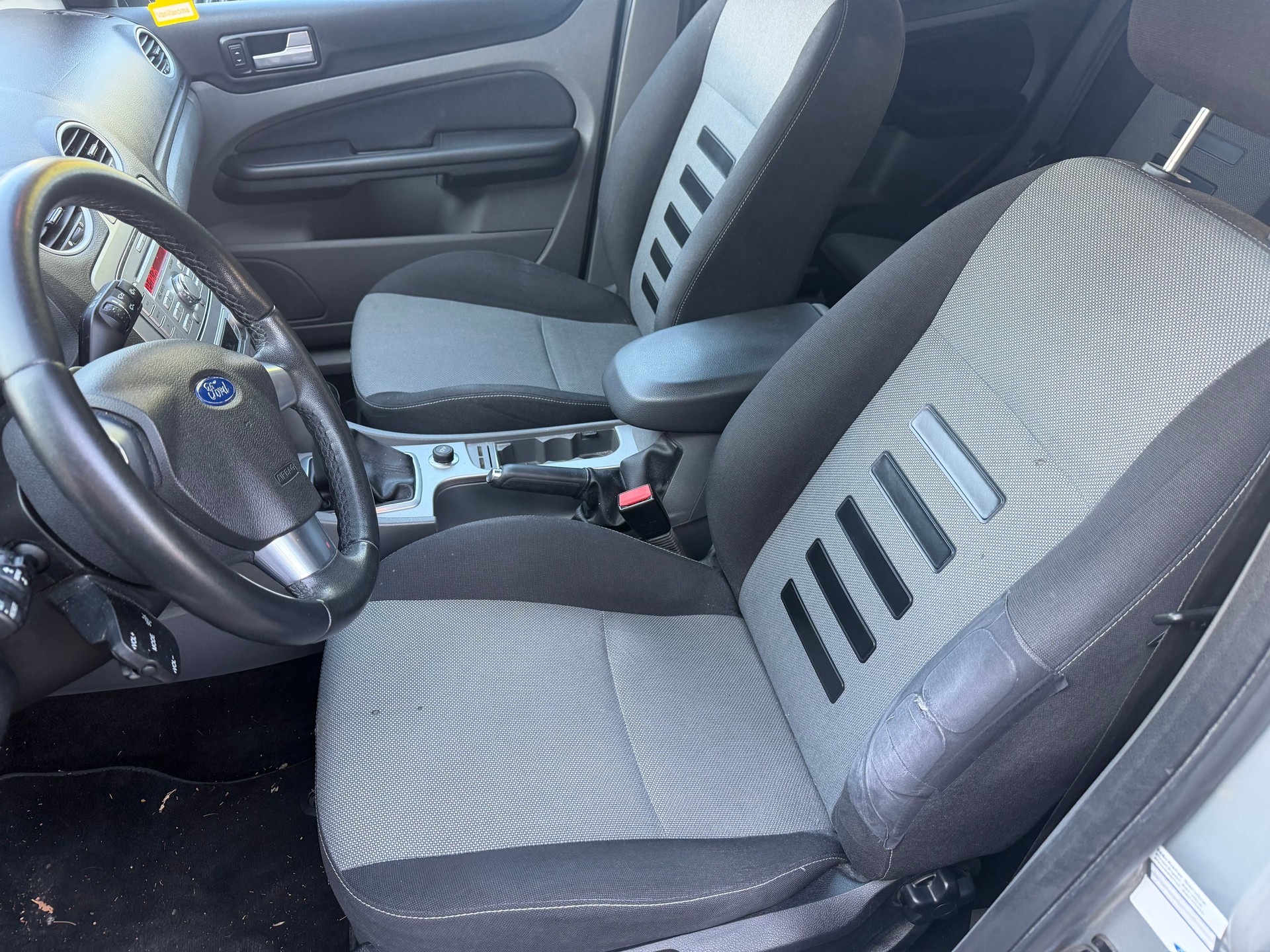 FORD Focus 1.6i VCT Carving-image-8