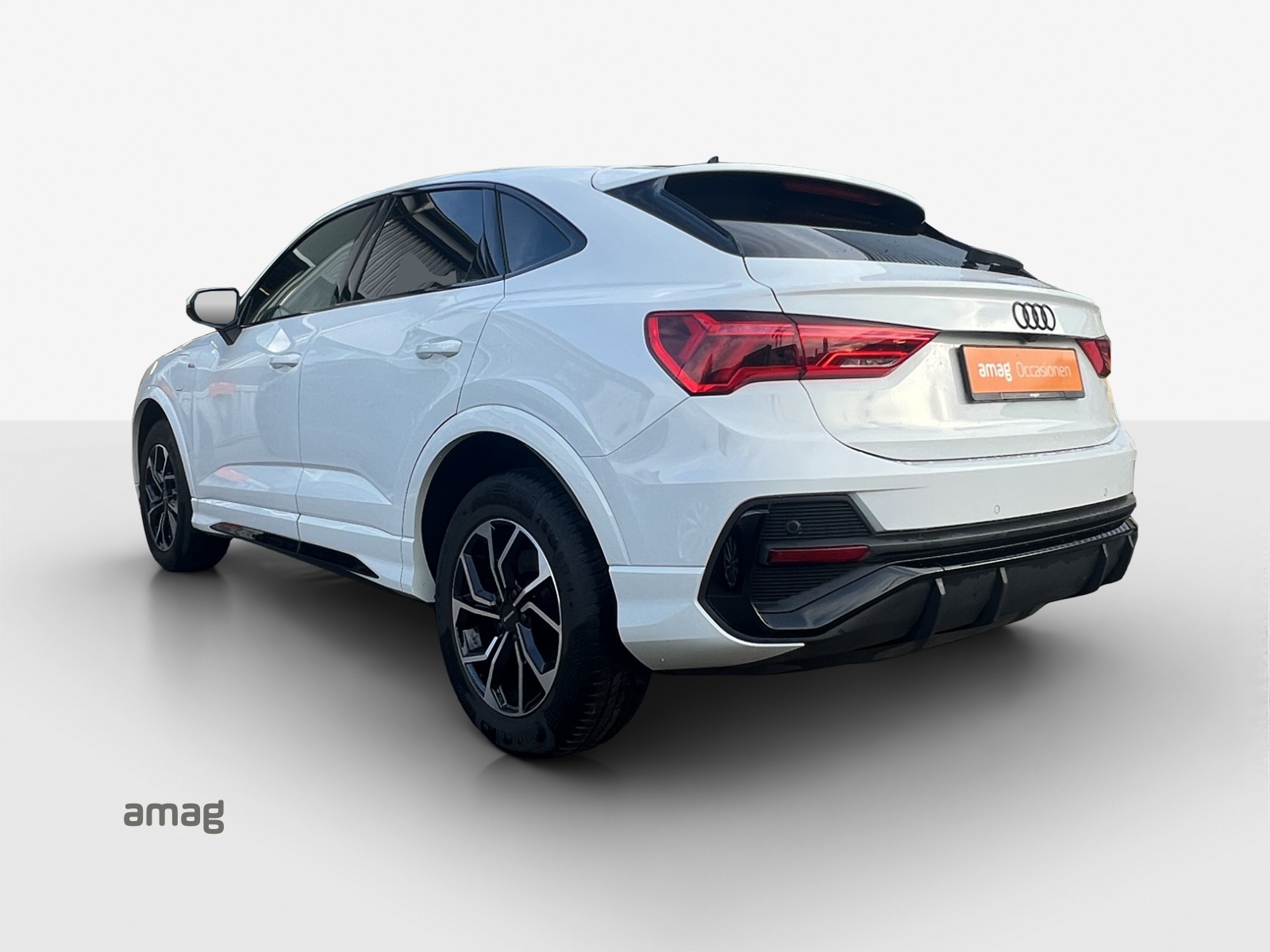 AUDI Q3 Sportback 45 TFSI e S line Attraction S-tronic-image-2
