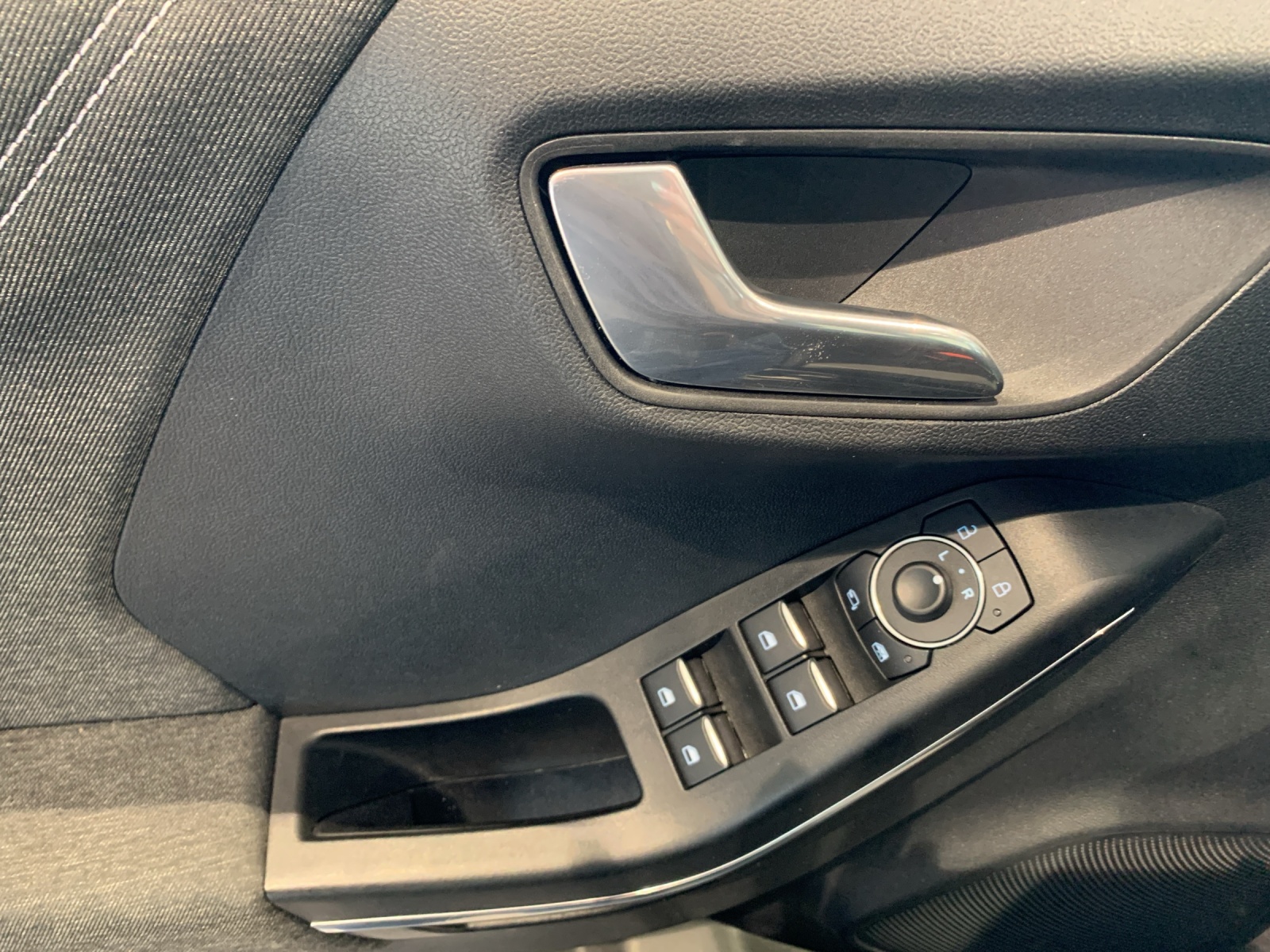 FORD Puma 1.0 EcoB Hybrid 125 Titanium-image-7