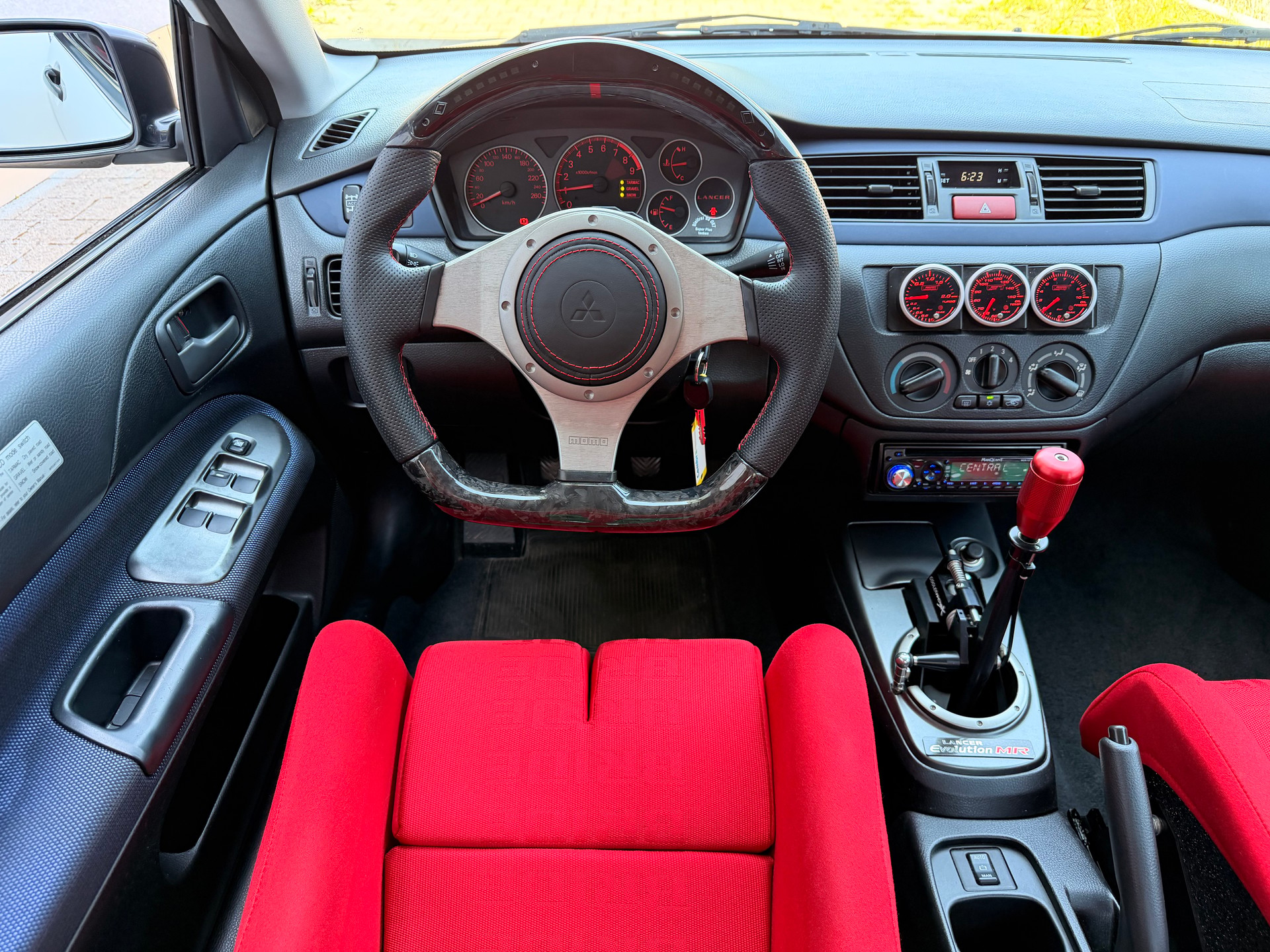 MITSUBISHI Lancer Evo VIII MR RS-image-13