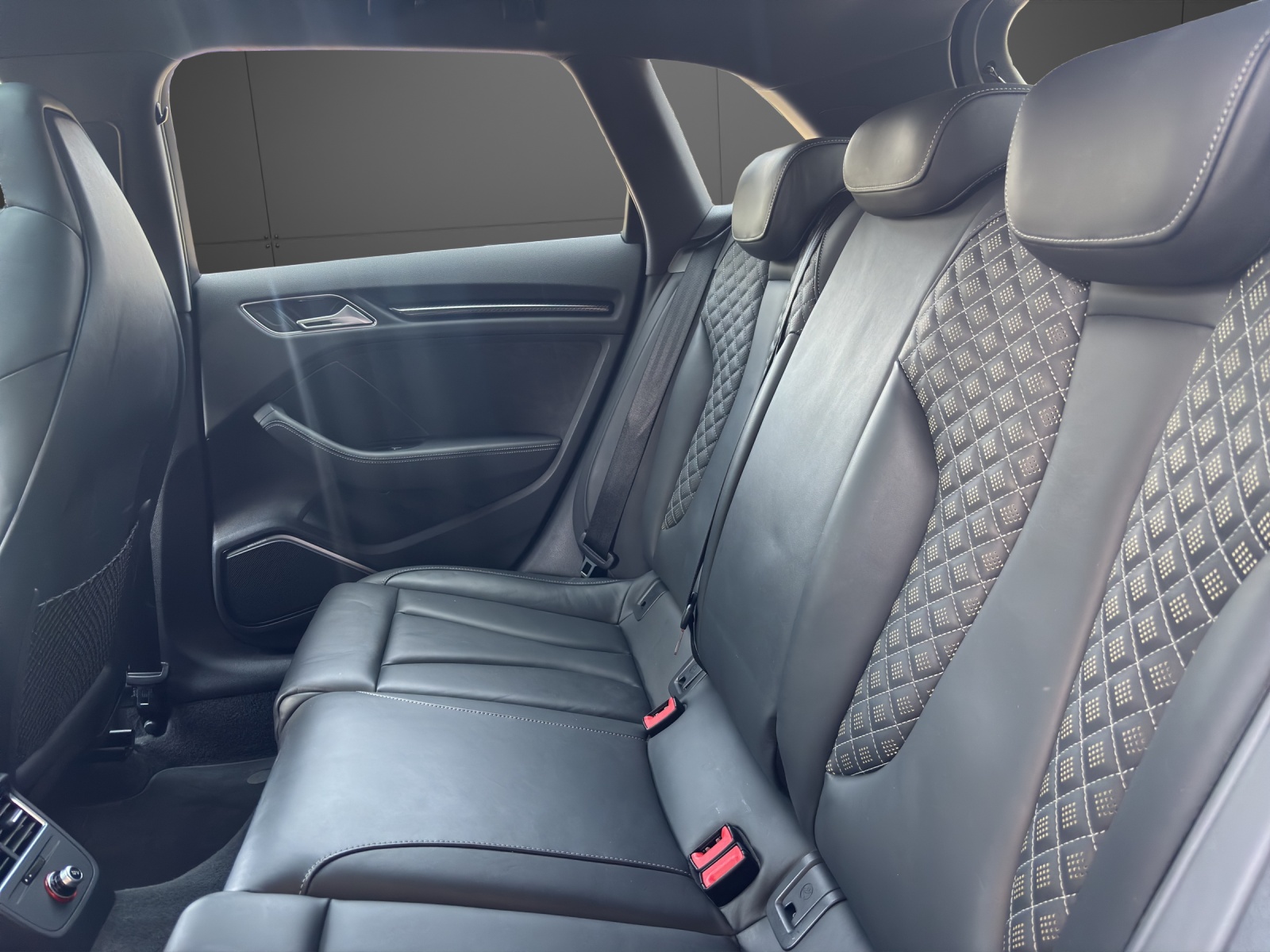 AUDI RS3 2.5 TSI quattro S-tronic-image-10