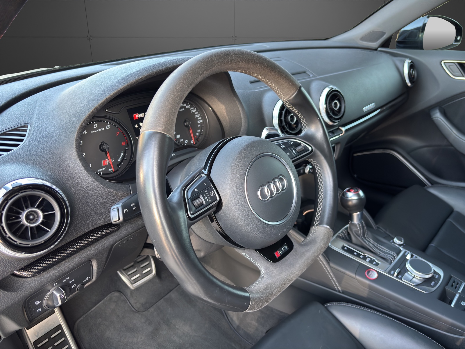 AUDI RS3 2.5 TSI quattro S-tronic-image-4