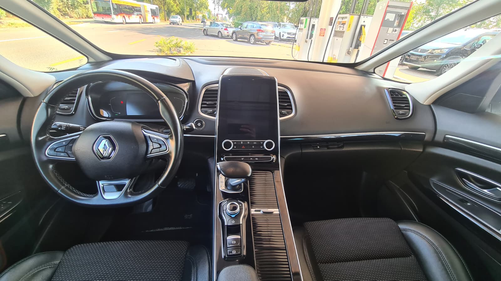 RENAULT Espace 2.0 dCi Intens EDC 6 ** Teil-Leder ** Gr-Navi ** RF-Kamera ** Lenkrad Heizung ** H.Up Disp ** Schiebedach ** Ab MFK **-image-14