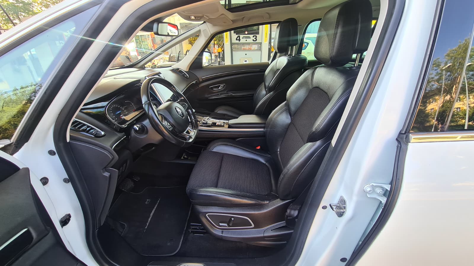 RENAULT Espace 2.0 dCi Intens EDC 6 ** Teil-Leder ** Gr-Navi ** RF-Kamera ** Lenkrad Heizung ** H.Up Disp ** Schiebedach ** Ab MFK **-image-16