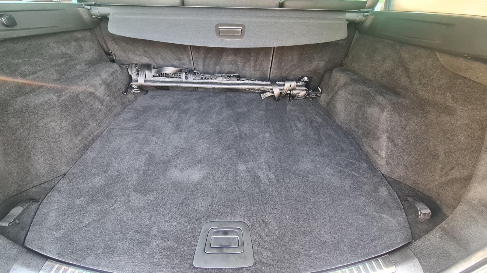RENAULT Espace 2.0 dCi Intens EDC 6 ** Teil-Leder ** Gr-Navi ** RF-Kamera ** Lenkrad Heizung ** H.Up Disp ** Schiebedach ** Ab MFK **-image-9