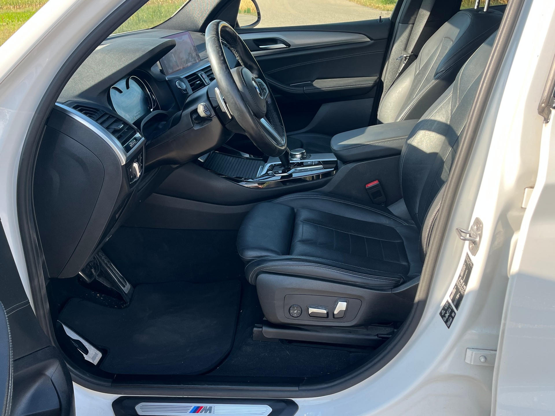 BMW X3 xDrive 30d Individual M Sport Steptronic-image-13