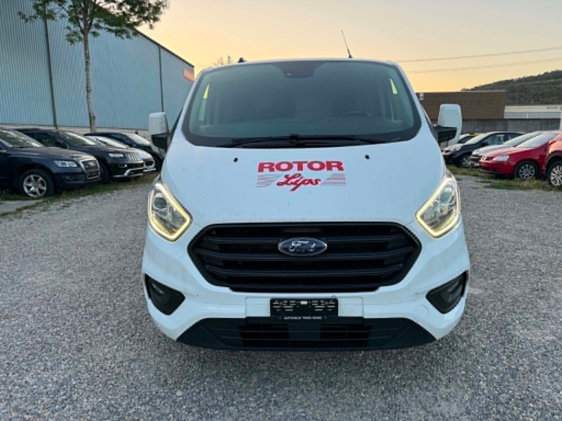 FORD Transit Custom Van 340 L1H1 Limited-image-10