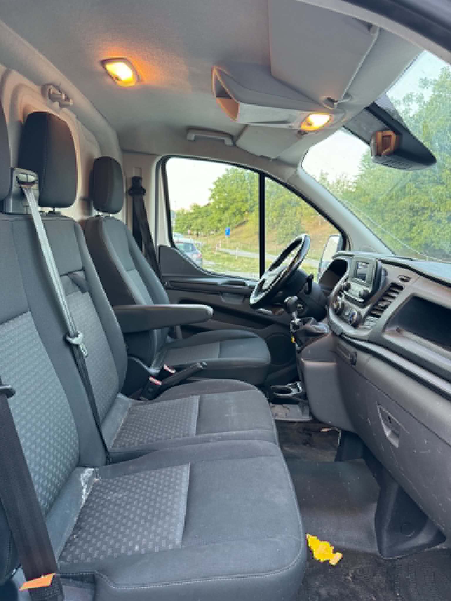 FORD Transit Custom Van 340 L1H1 Limited-image-4