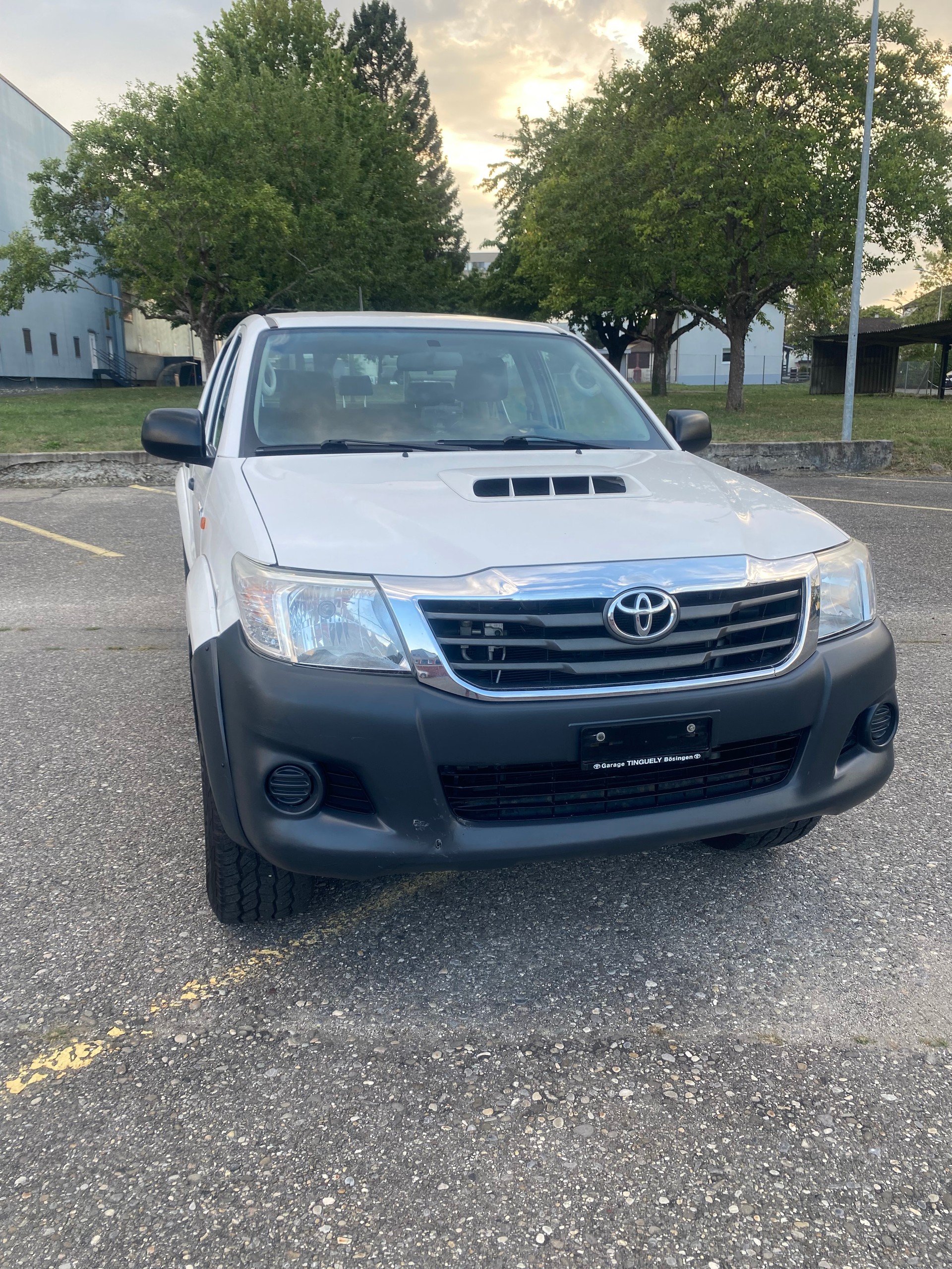 TOYOTA Hilux 2.5D 4WD Double Cab Luna-image-2