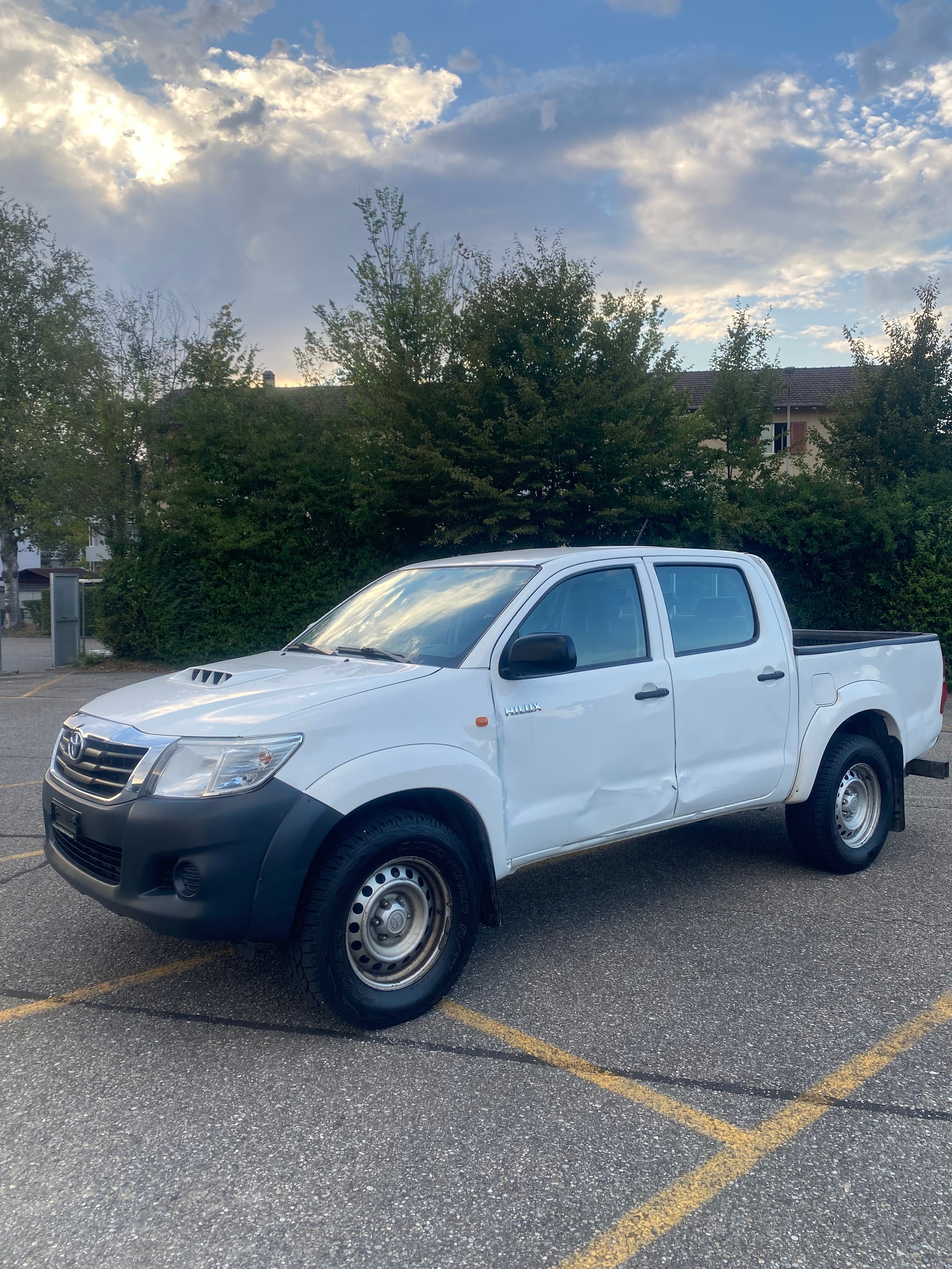 TOYOTA Hilux 2.5D 4WD Double Cab Luna-image-4