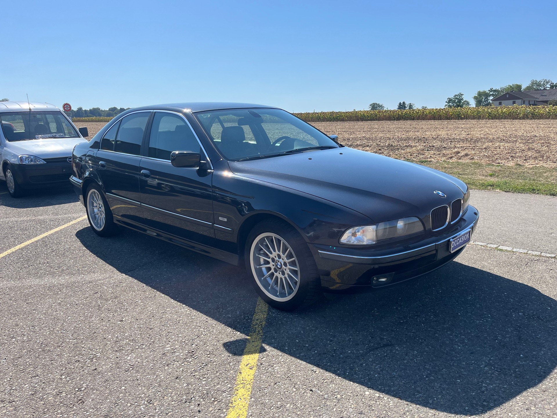 BMW 528i-image-0
