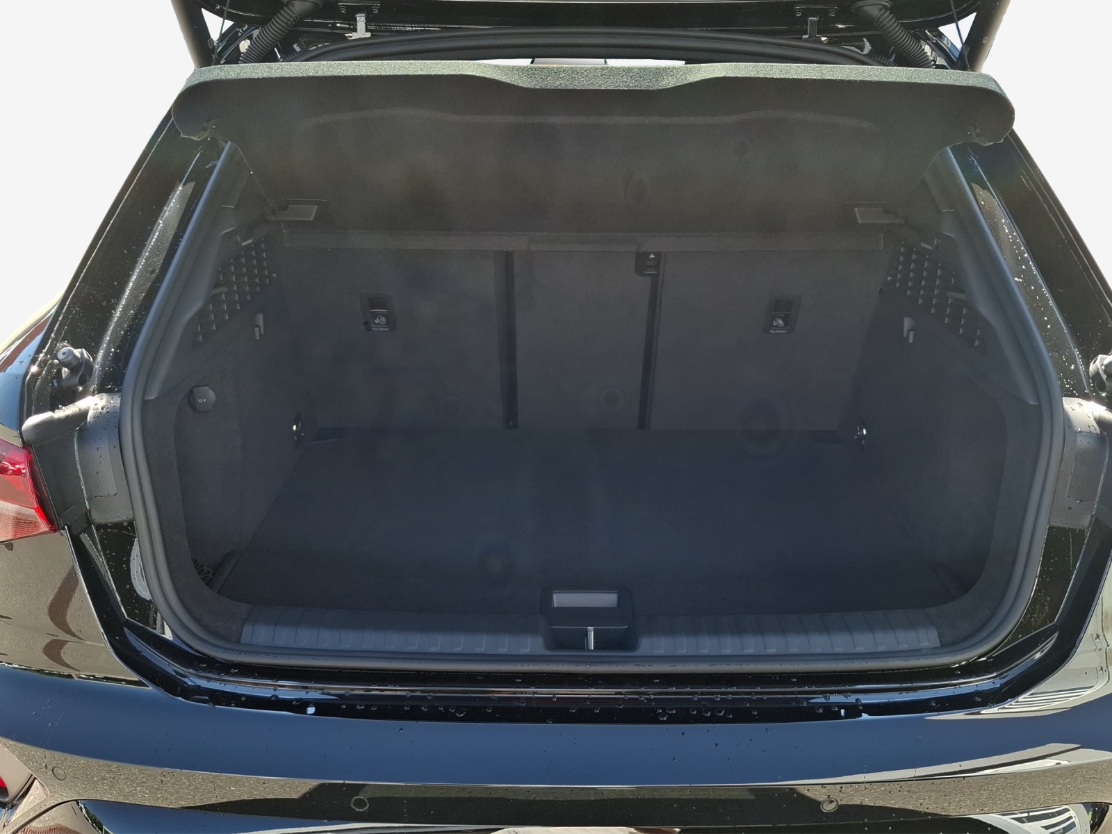 AUDI A3 Sportback TFSI 150 kW quattro S line S tronic-image-12