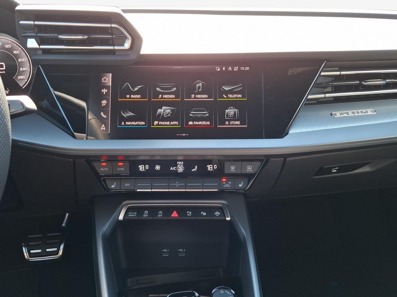 AUDI A3 Sportback TFSI 150 kW quattro S line S tronic-image-10