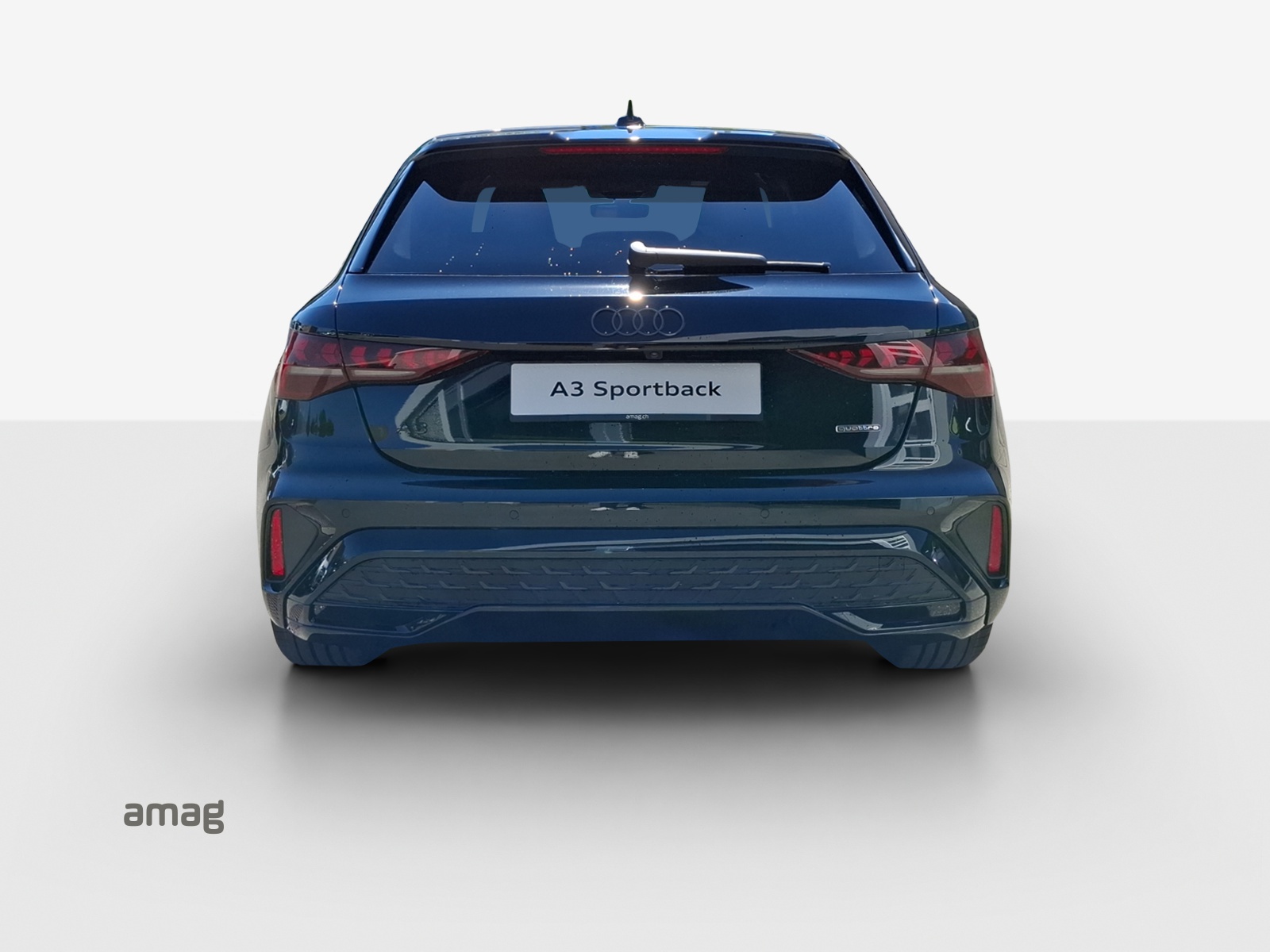 AUDI A3 Sportback TFSI 150 kW quattro S line S tronic-image-3