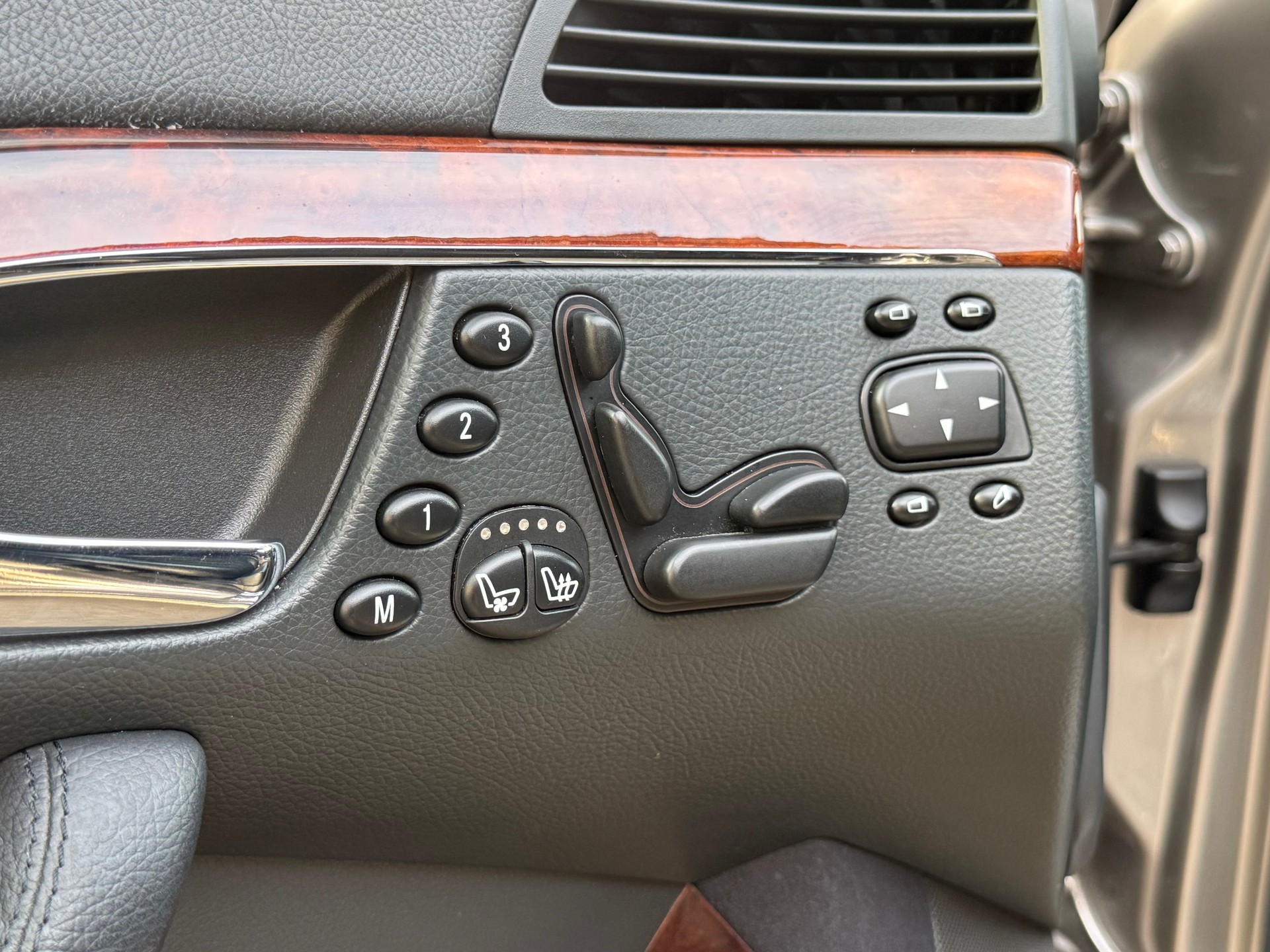 MERCEDES-BENZ S 55 AMG V8 Kompressor-image-10