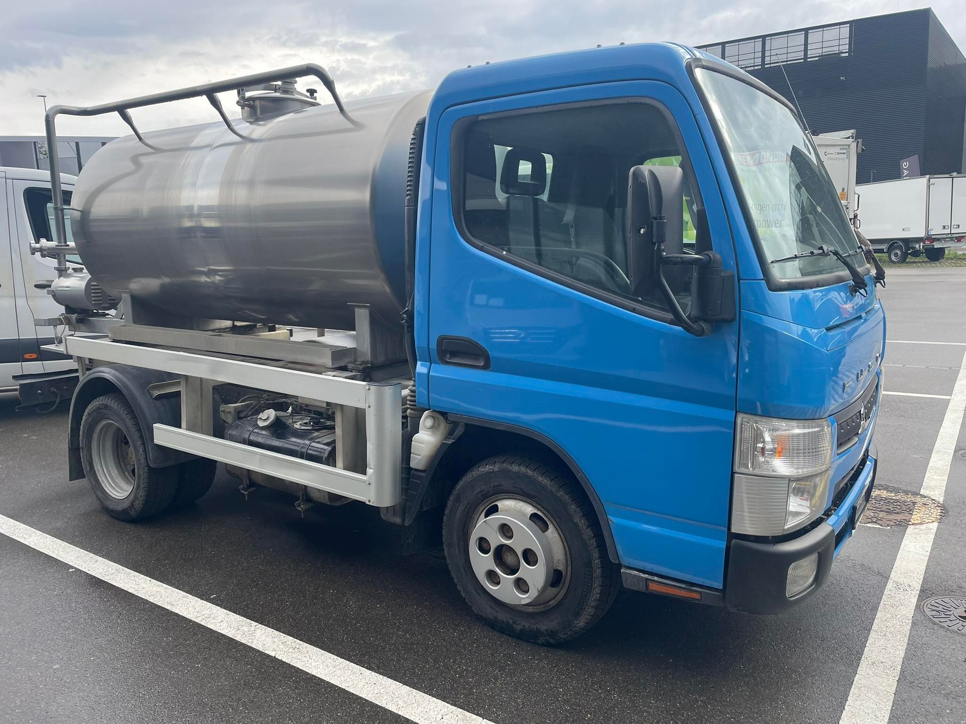 MITSUBISHI FUSO Canter 6S15 Milchwagen