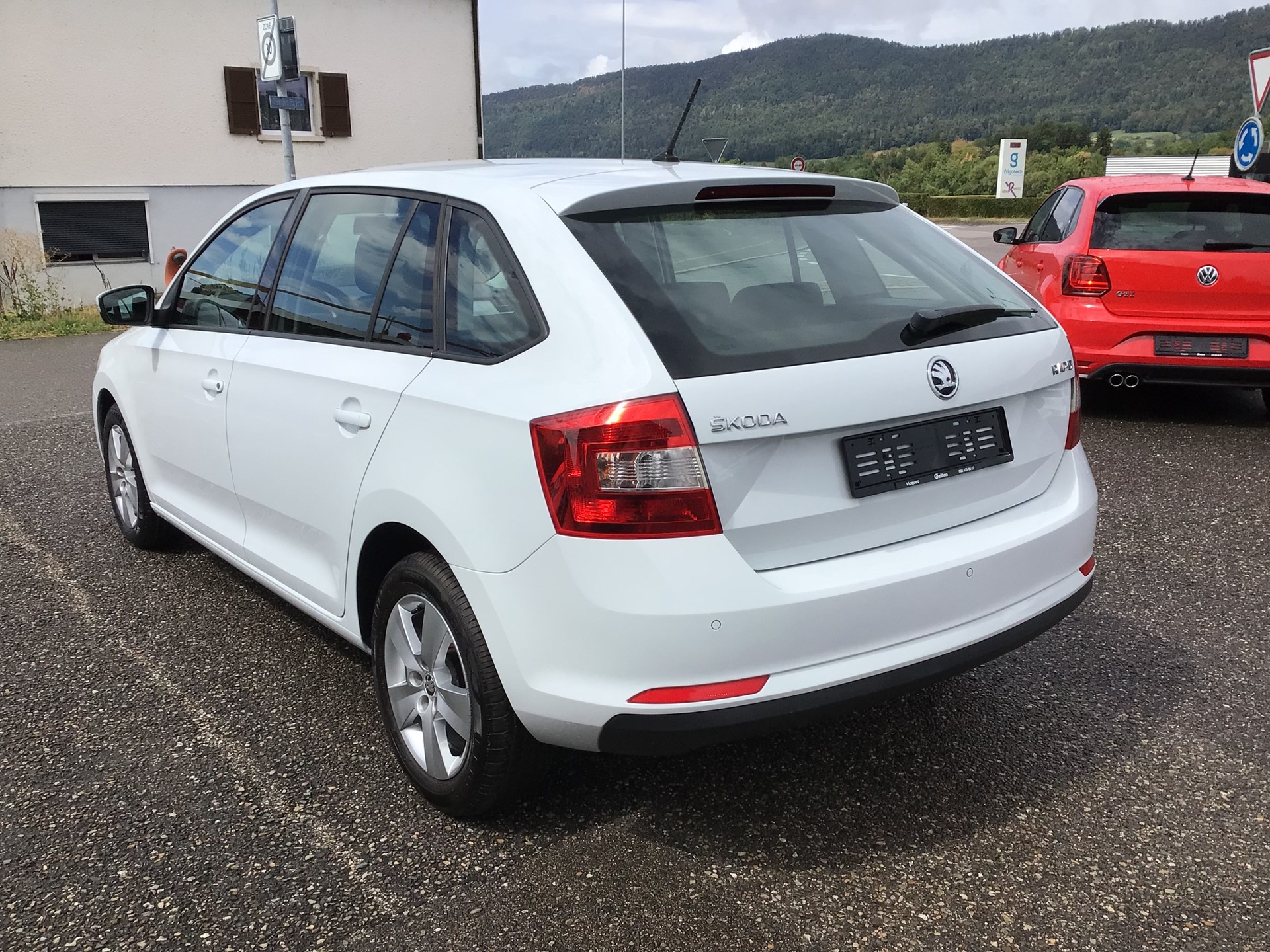 SKODA Rapid Spaceback 1.4 TSI Ambition DSG-image-4