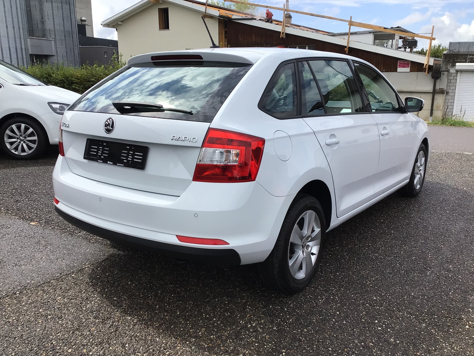 SKODA Rapid Spaceback 1.4 TSI Ambition DSG-image-12
