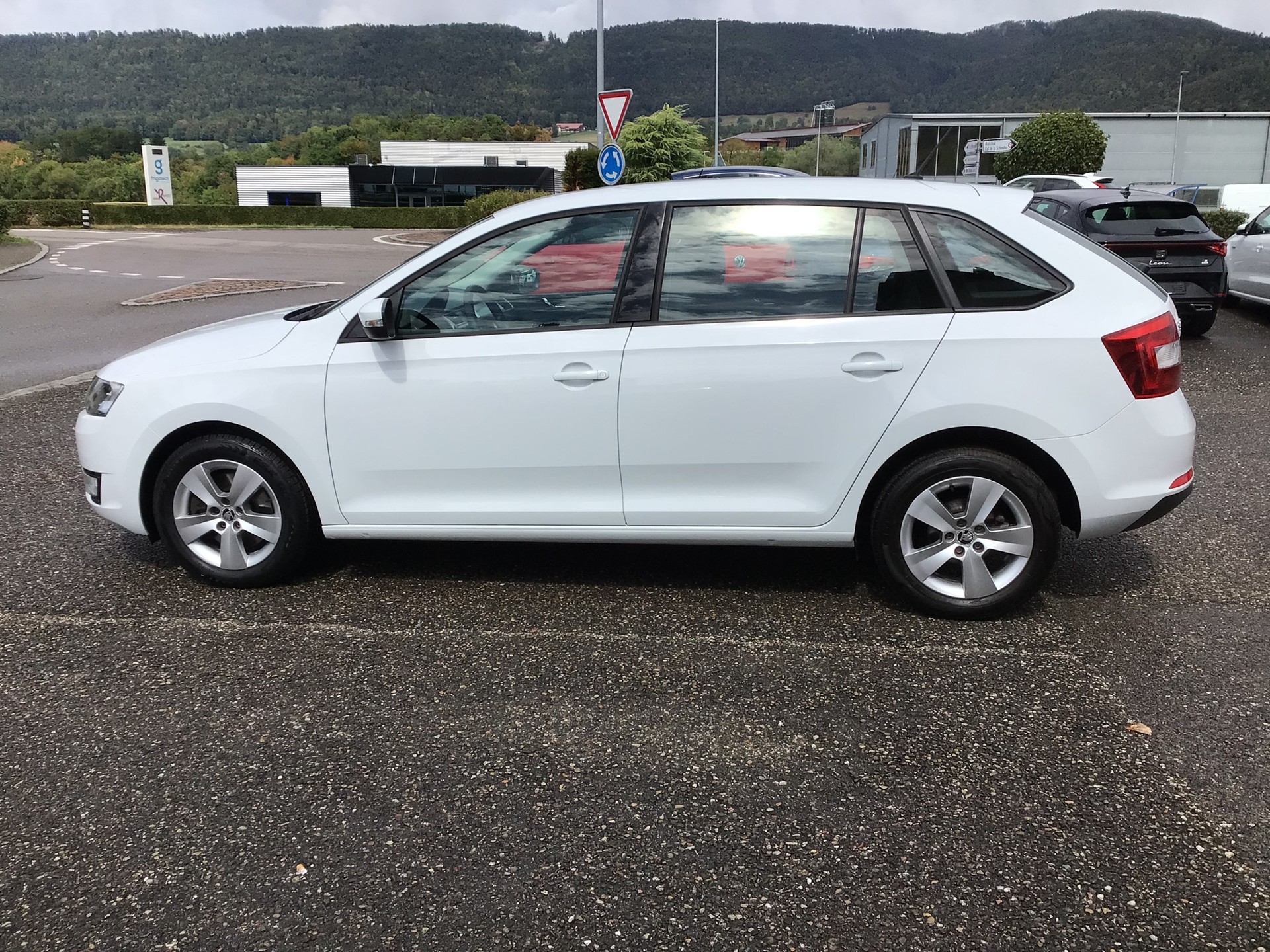 SKODA Rapid Spaceback 1.4 TSI Ambition DSG-image-13