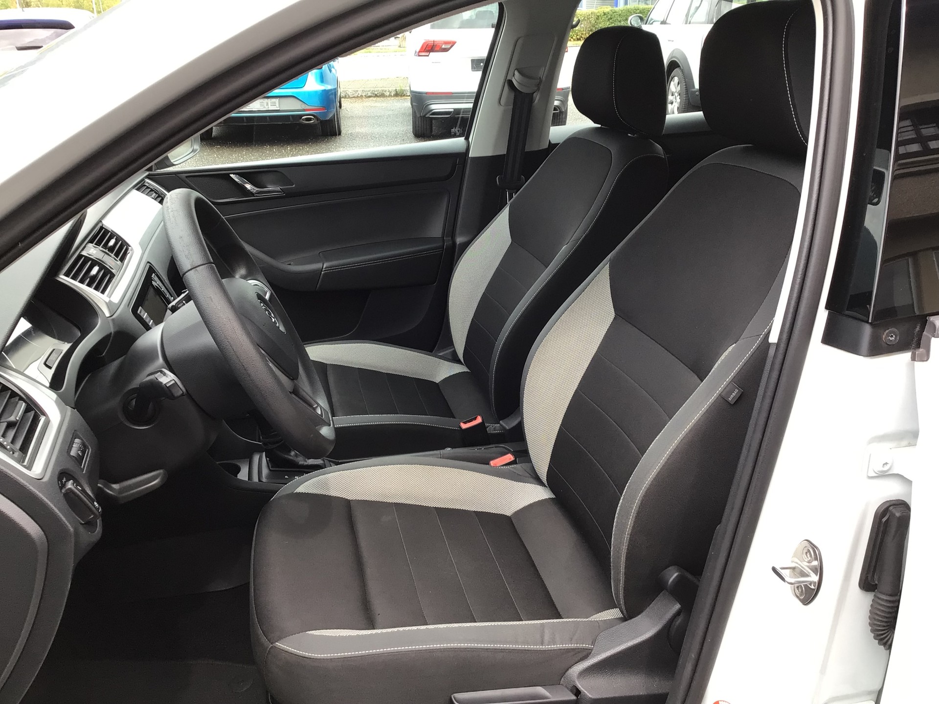 SKODA Rapid Spaceback 1.4 TSI Ambition DSG-image-5