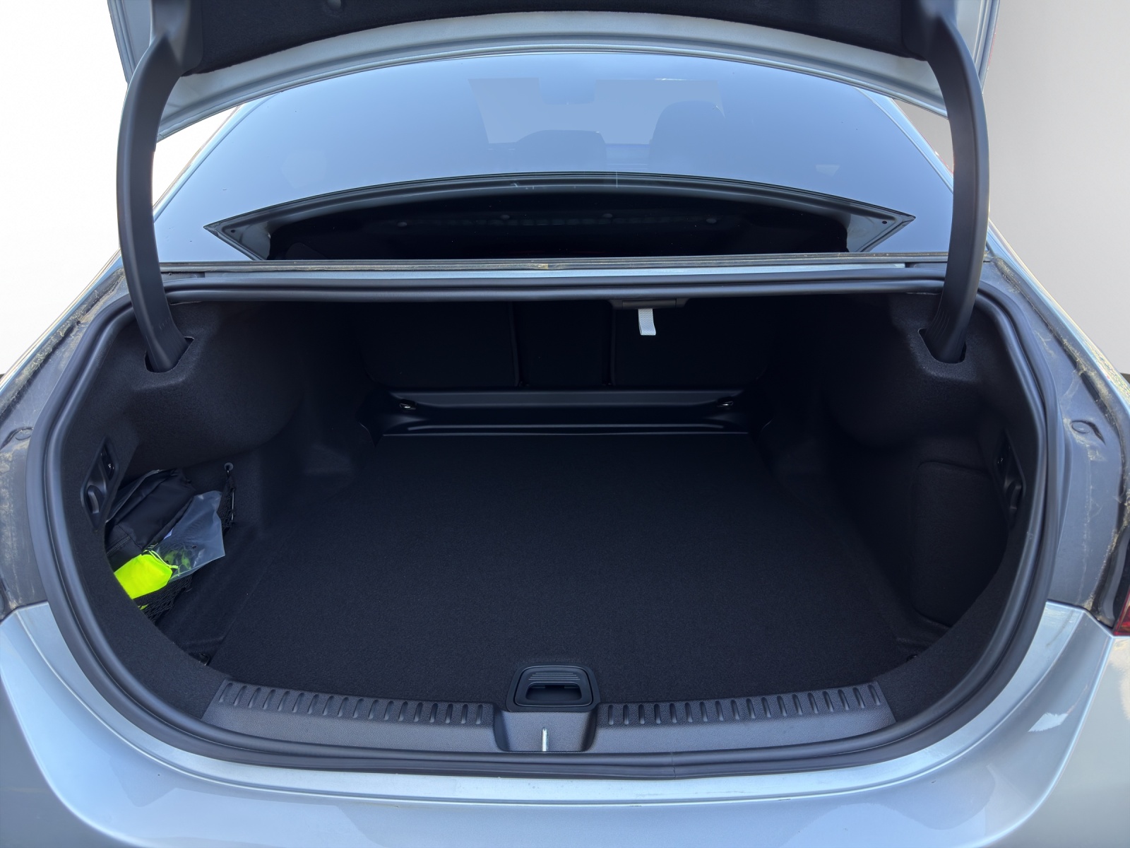 MERCEDES-BENZ E 220 d 4Matic 9G-Tronic-image-5