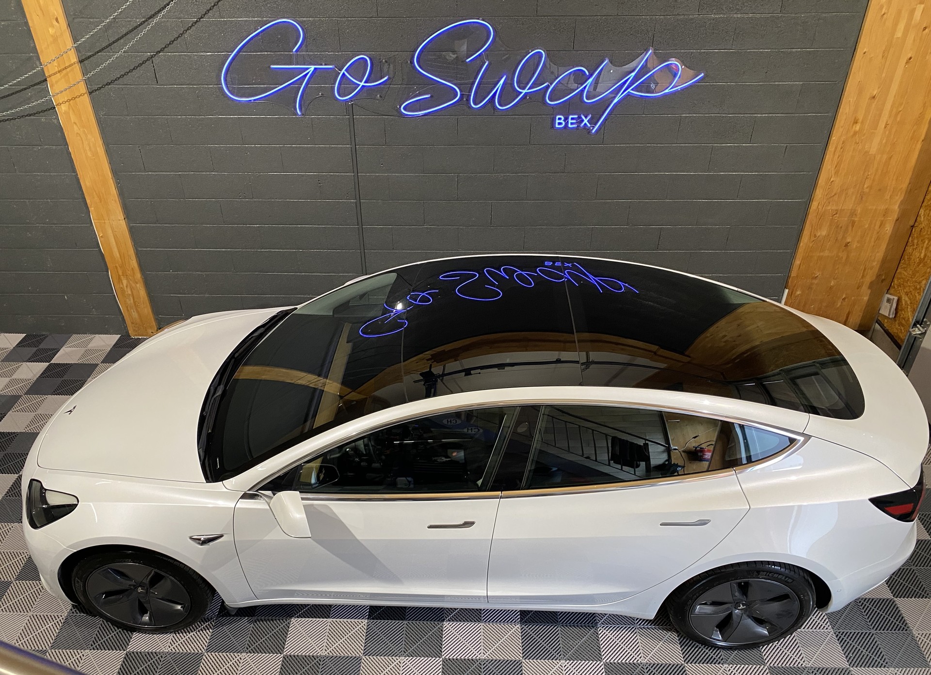 TESLA Model 3 Standart Range Plus-image-9