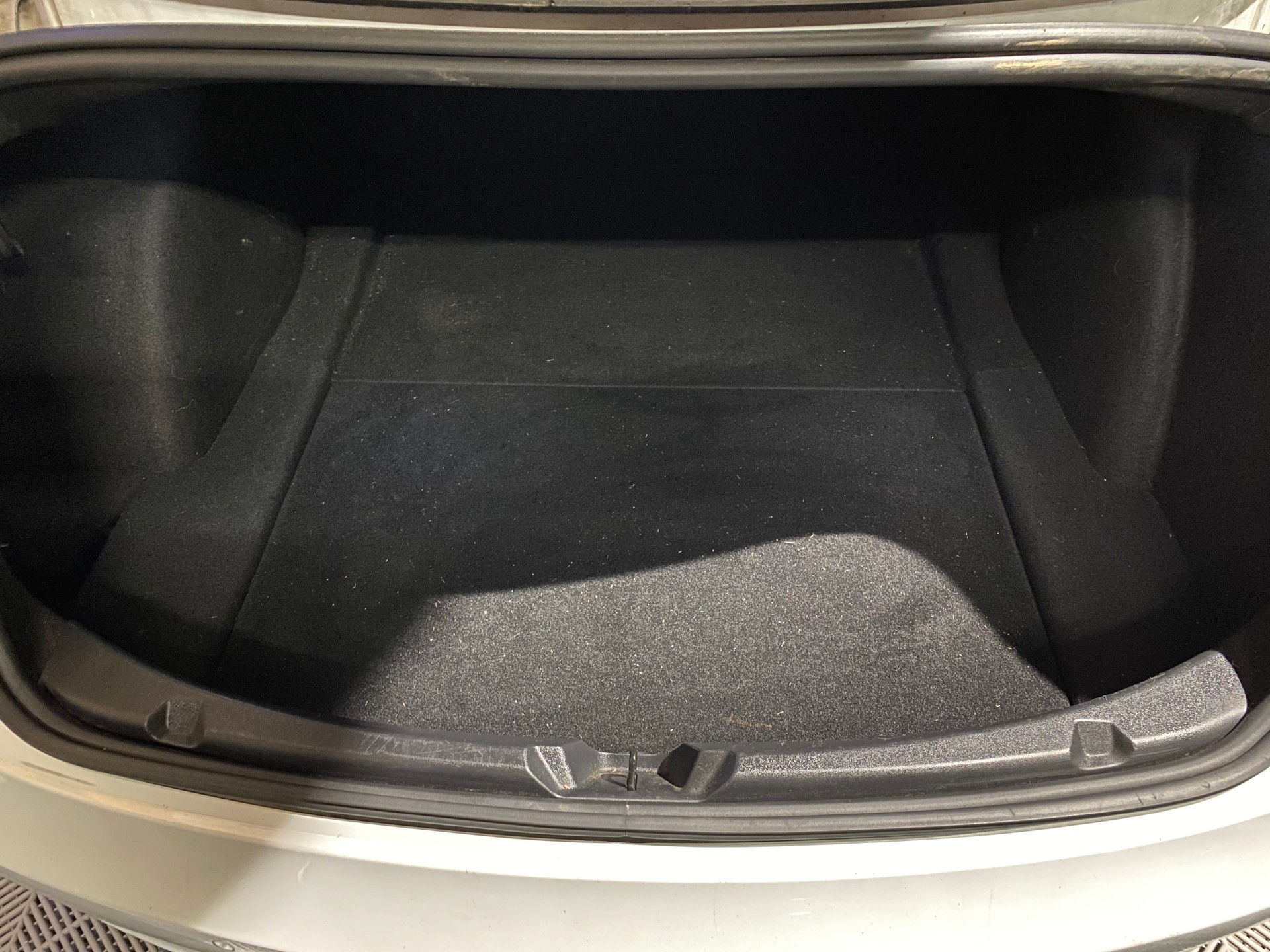 TESLA Model 3 Standart Range Plus-image-24