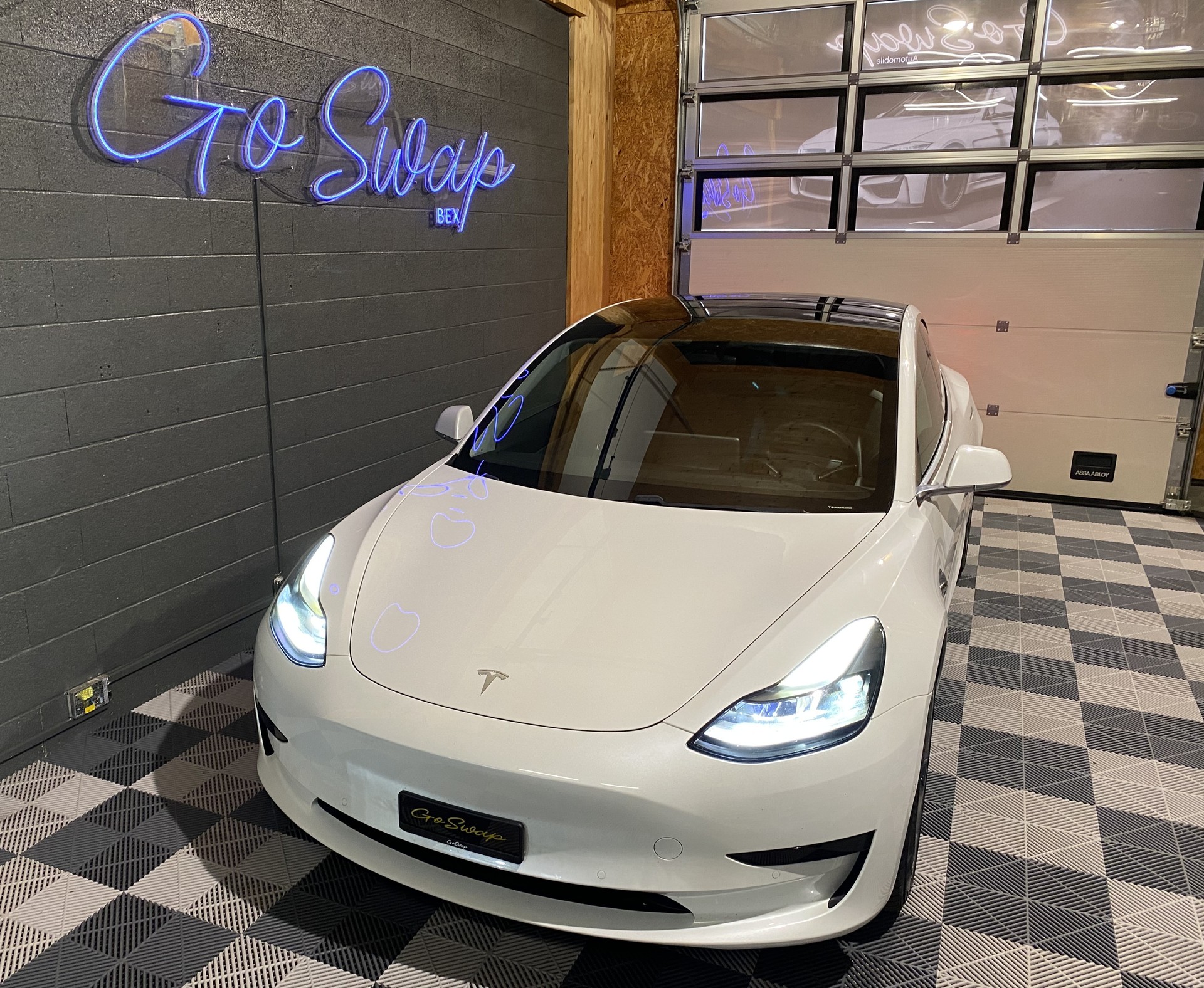 TESLA Model 3 Standart Range Plus-image-7