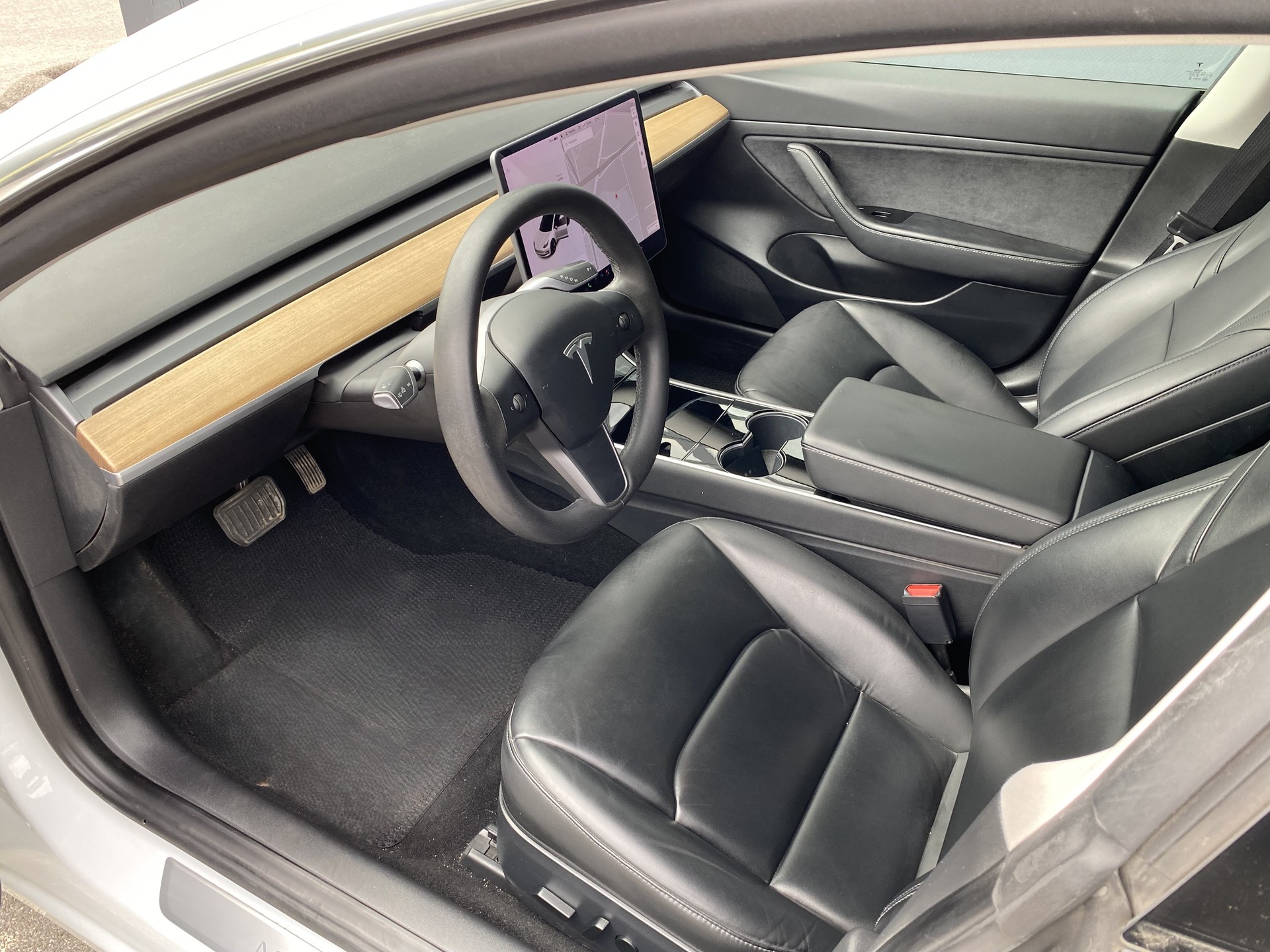 TESLA Model 3 Standart Range Plus-image-13