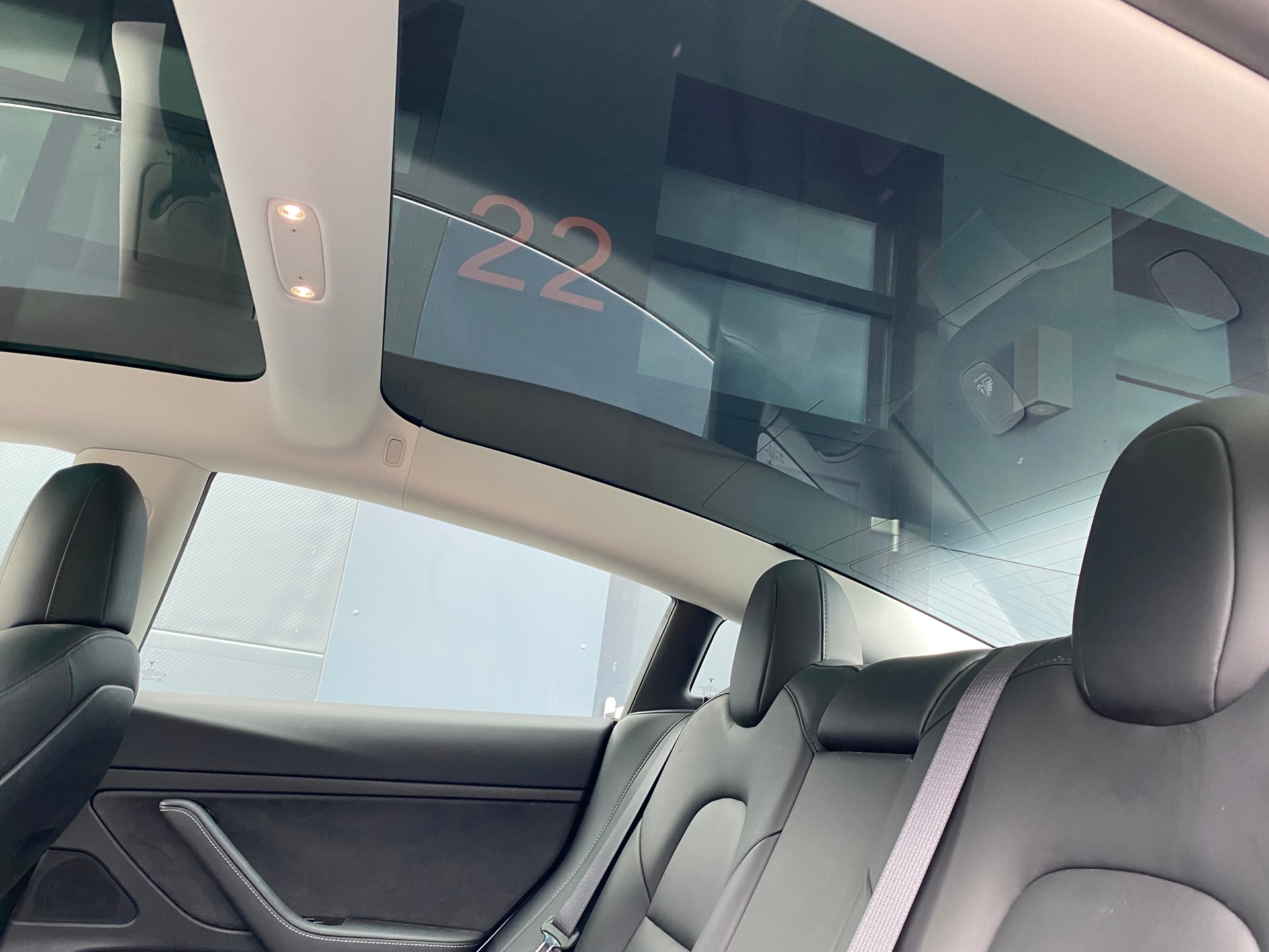 TESLA Model 3 Standart Range Plus-image-17