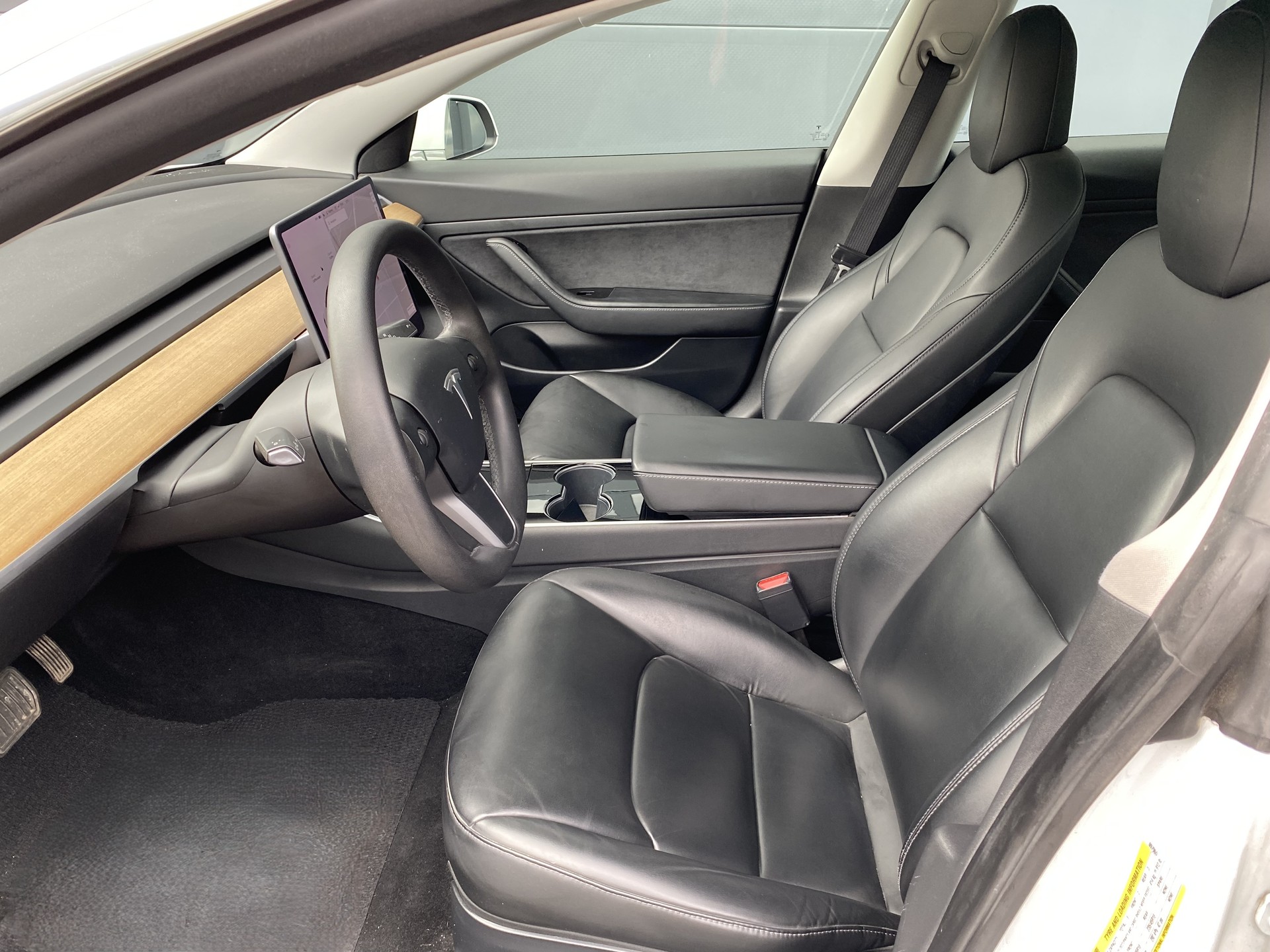 TESLA Model 3 Standart Range Plus-image-14
