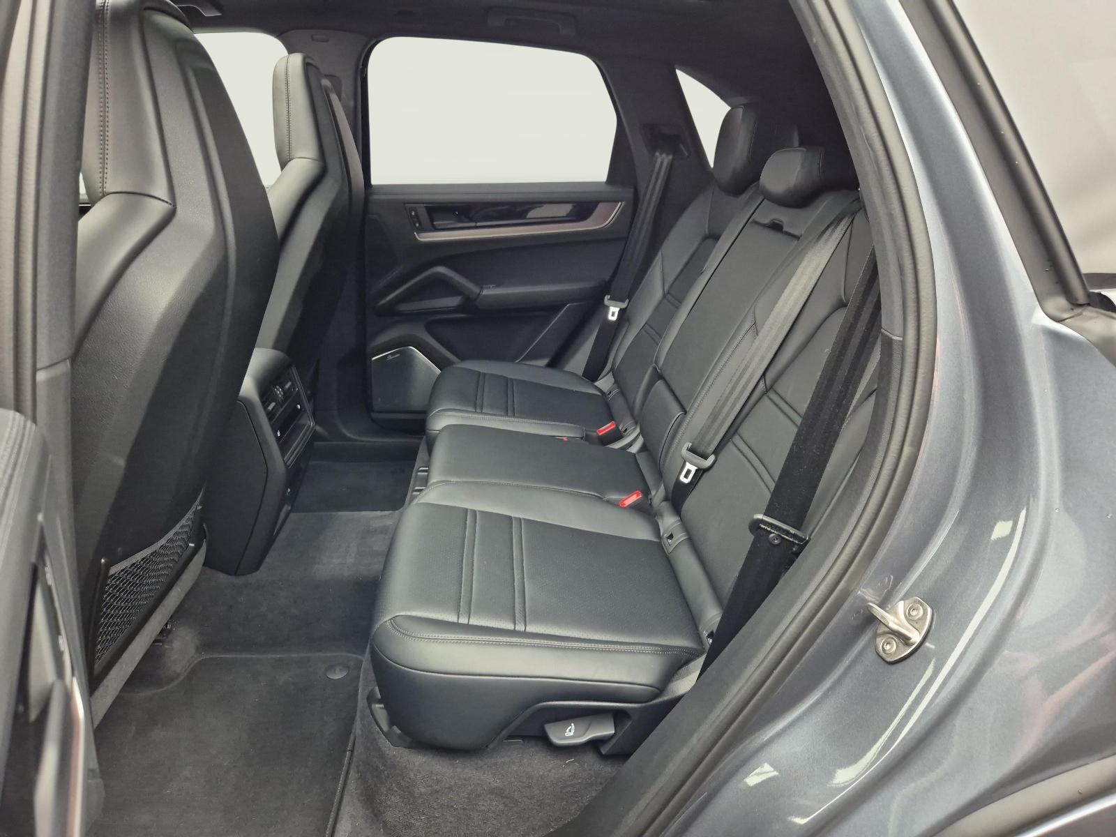 PORSCHE Cayenne 3.0 V6 Black Edition-image-3
