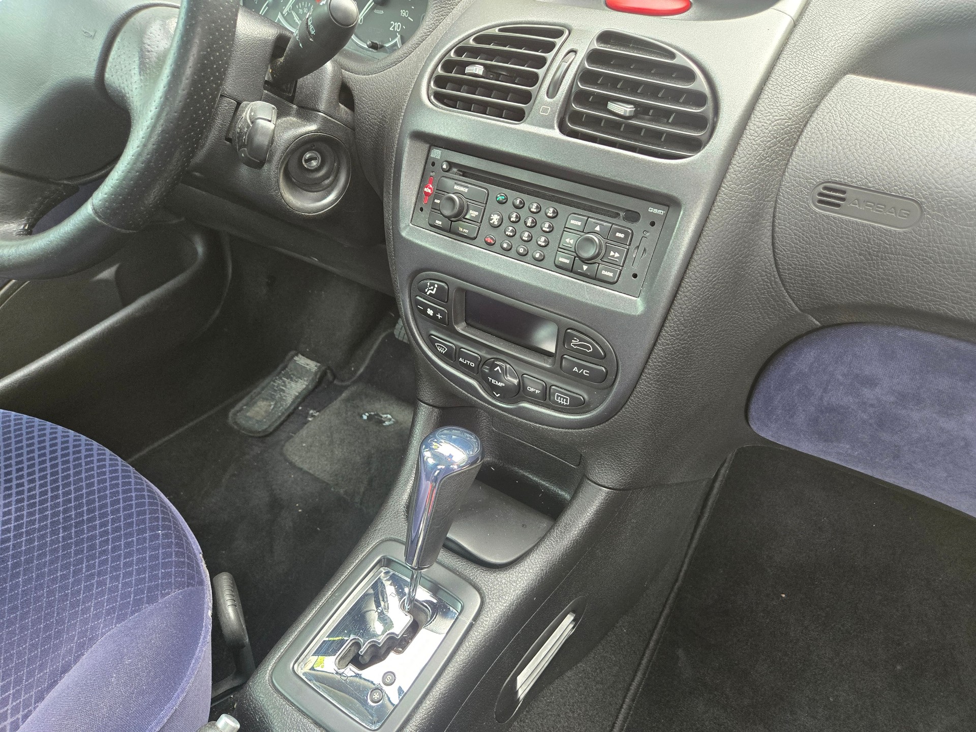PEUGEOT 206 1.6 16V (XT) Premium-image-5